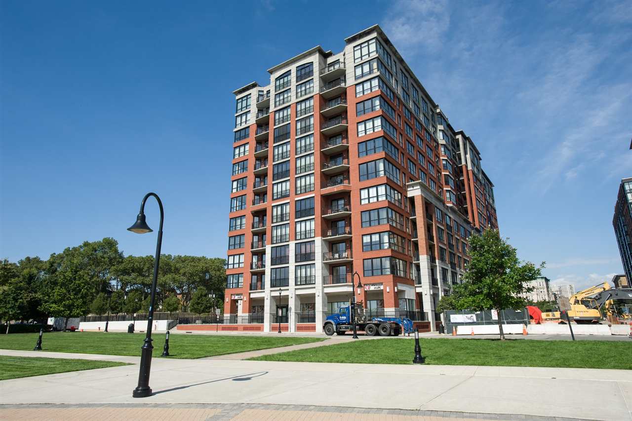 1125 MAXWELL LANE Unit 302