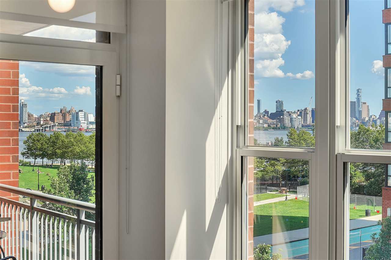 1125 MAXWELL LANE Unit 302