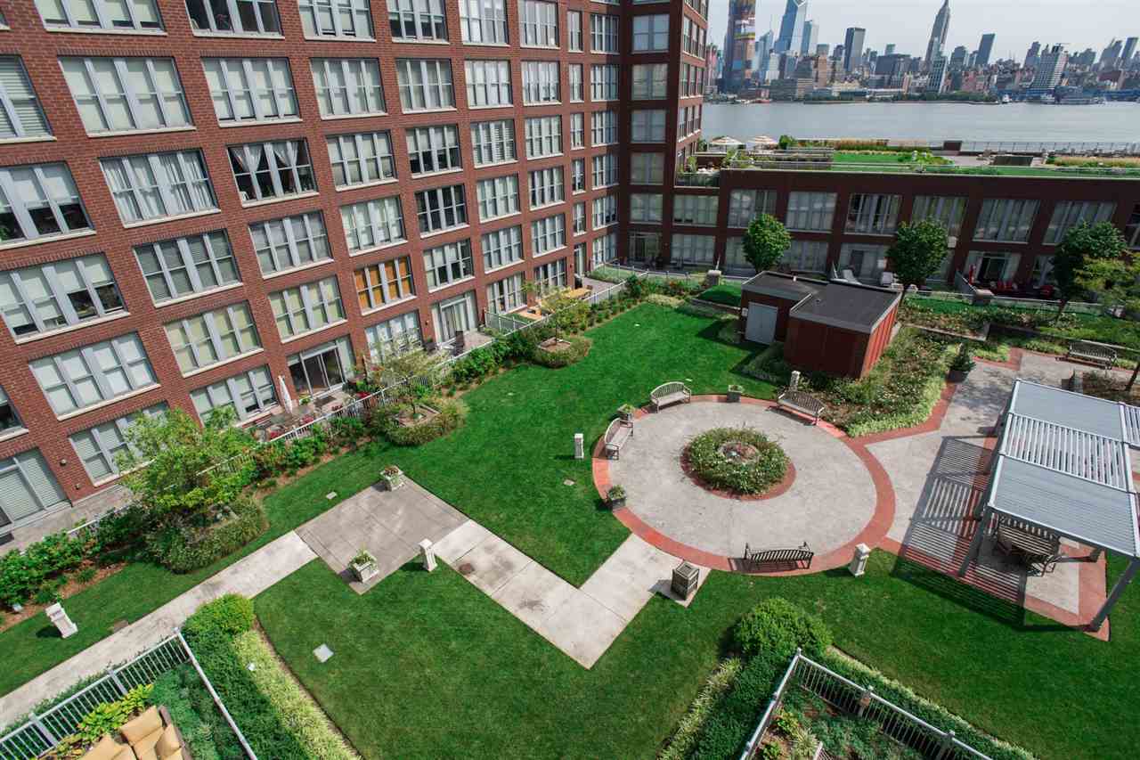 1125 MAXWELL LANE Unit 302