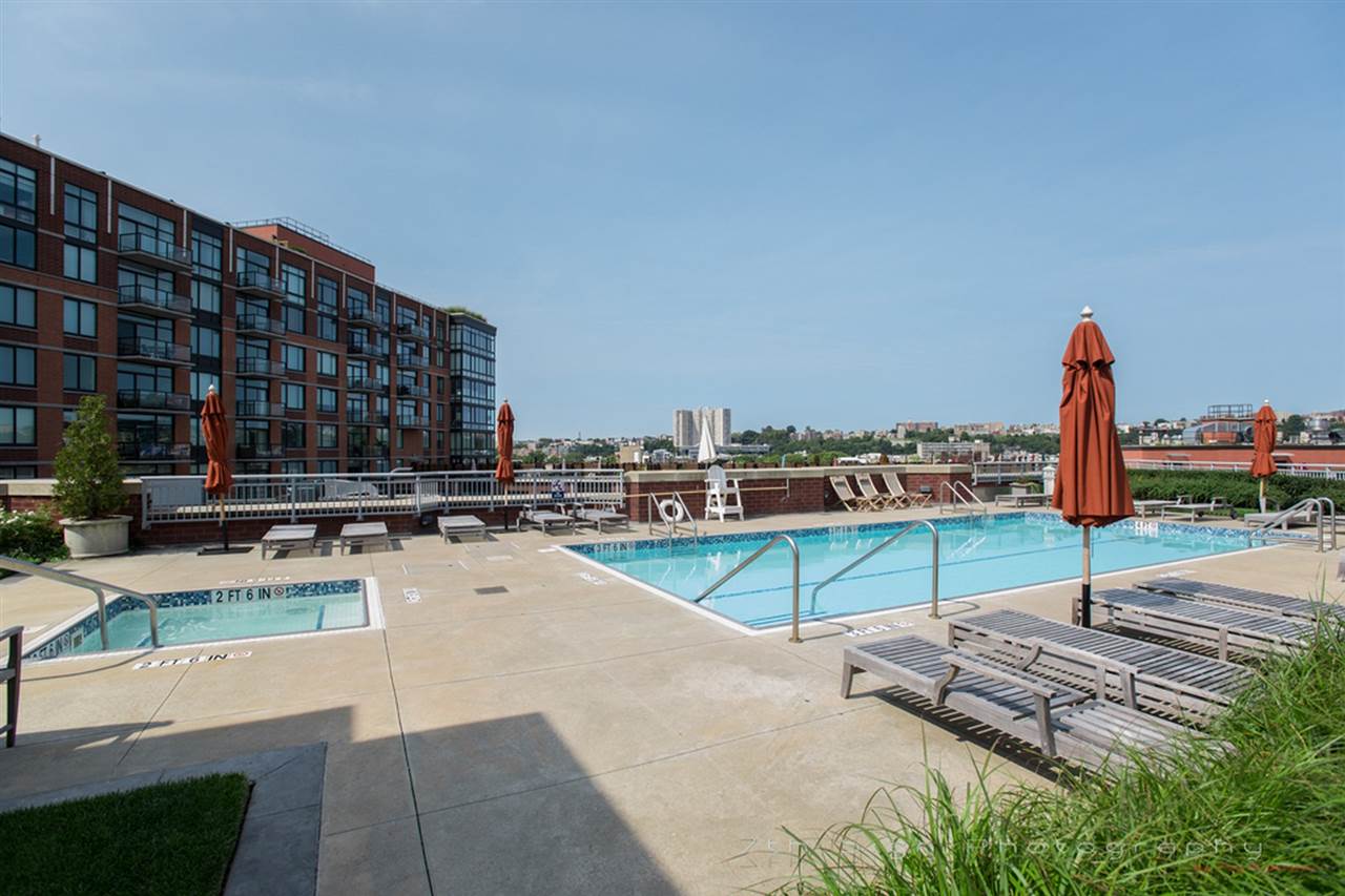 1125 MAXWELL LANE Unit 302