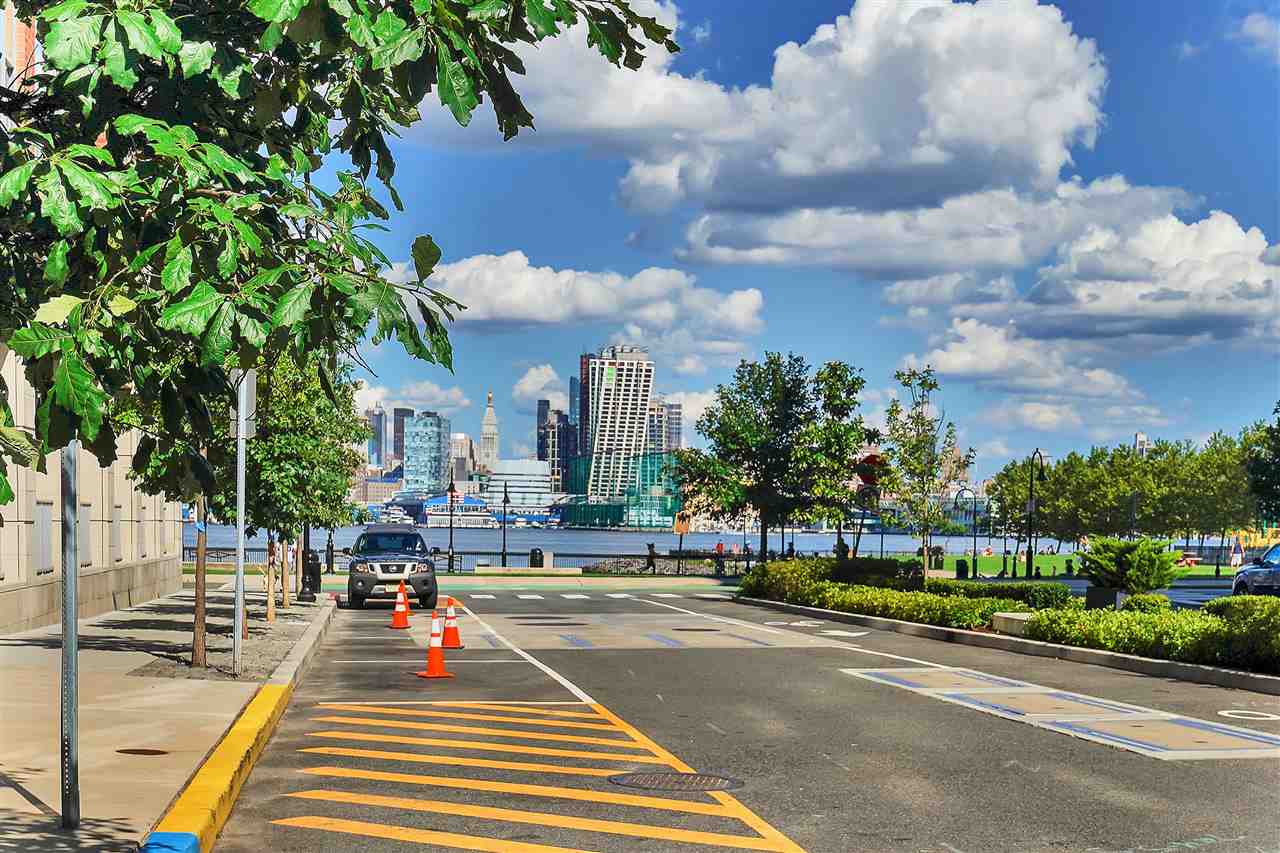 1125 MAXWELL LANE Unit 302