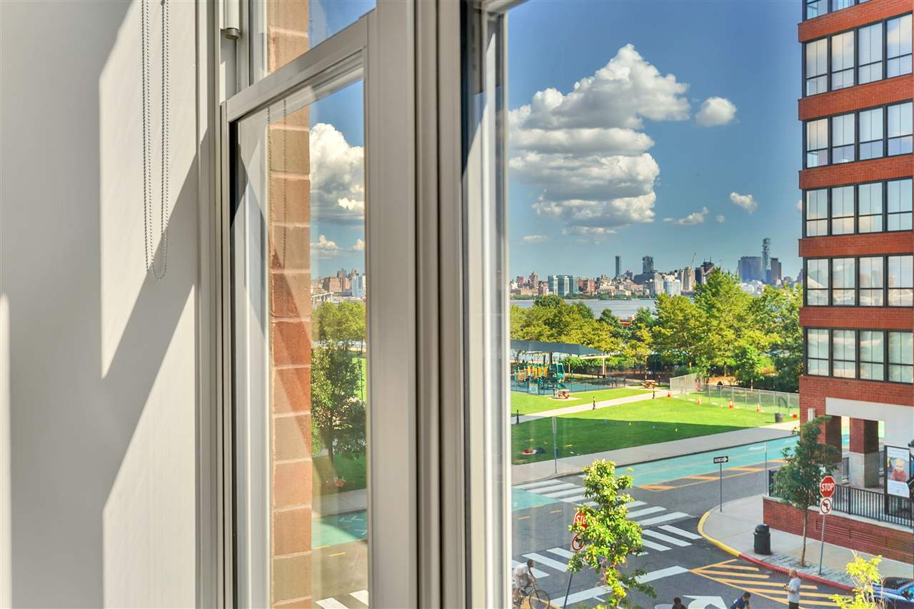 1125 MAXWELL LANE Unit 302