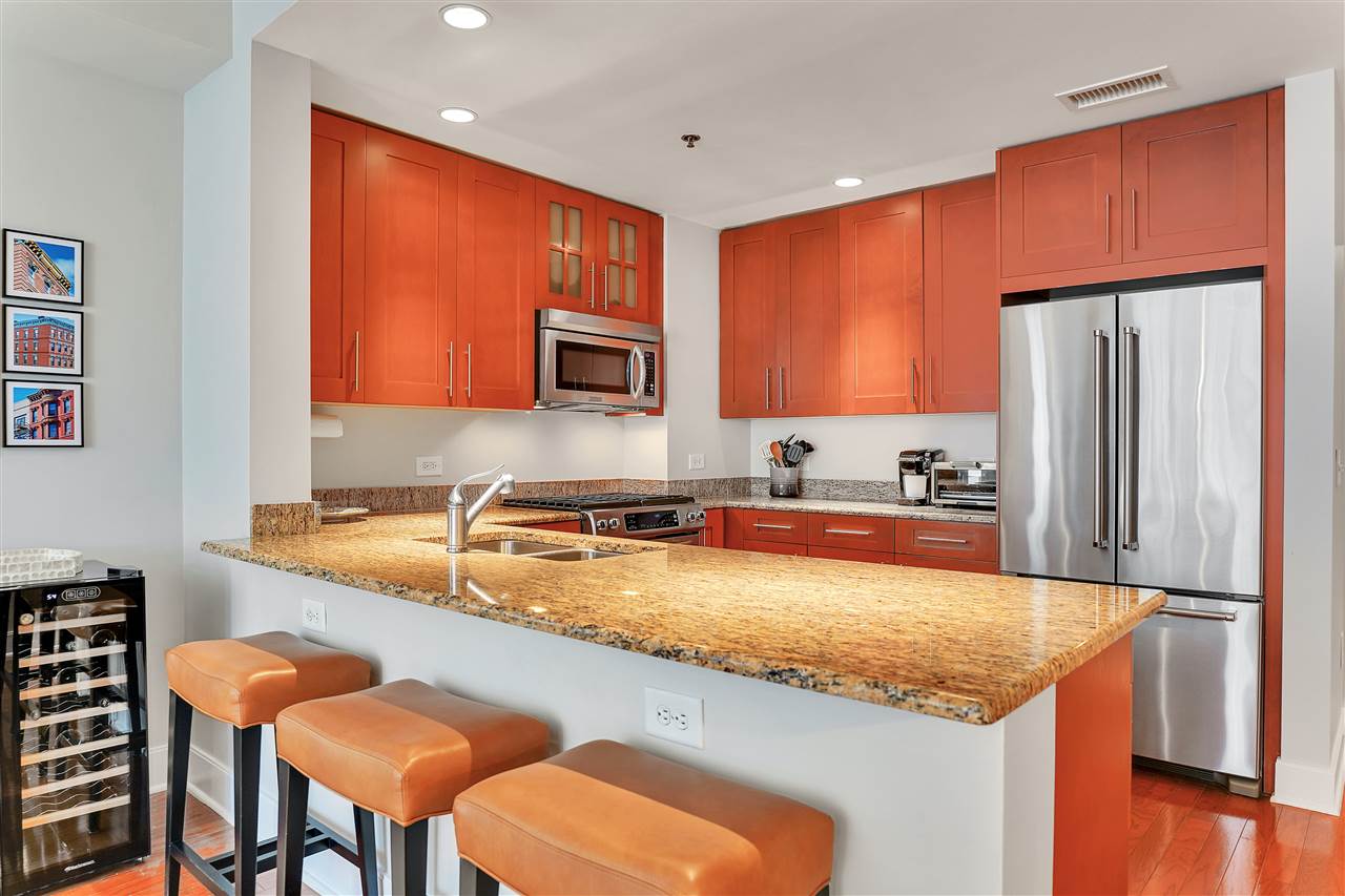 1125 MAXWELL LANE Unit 302