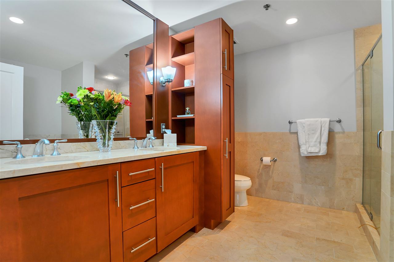 1125 MAXWELL LANE Unit 302