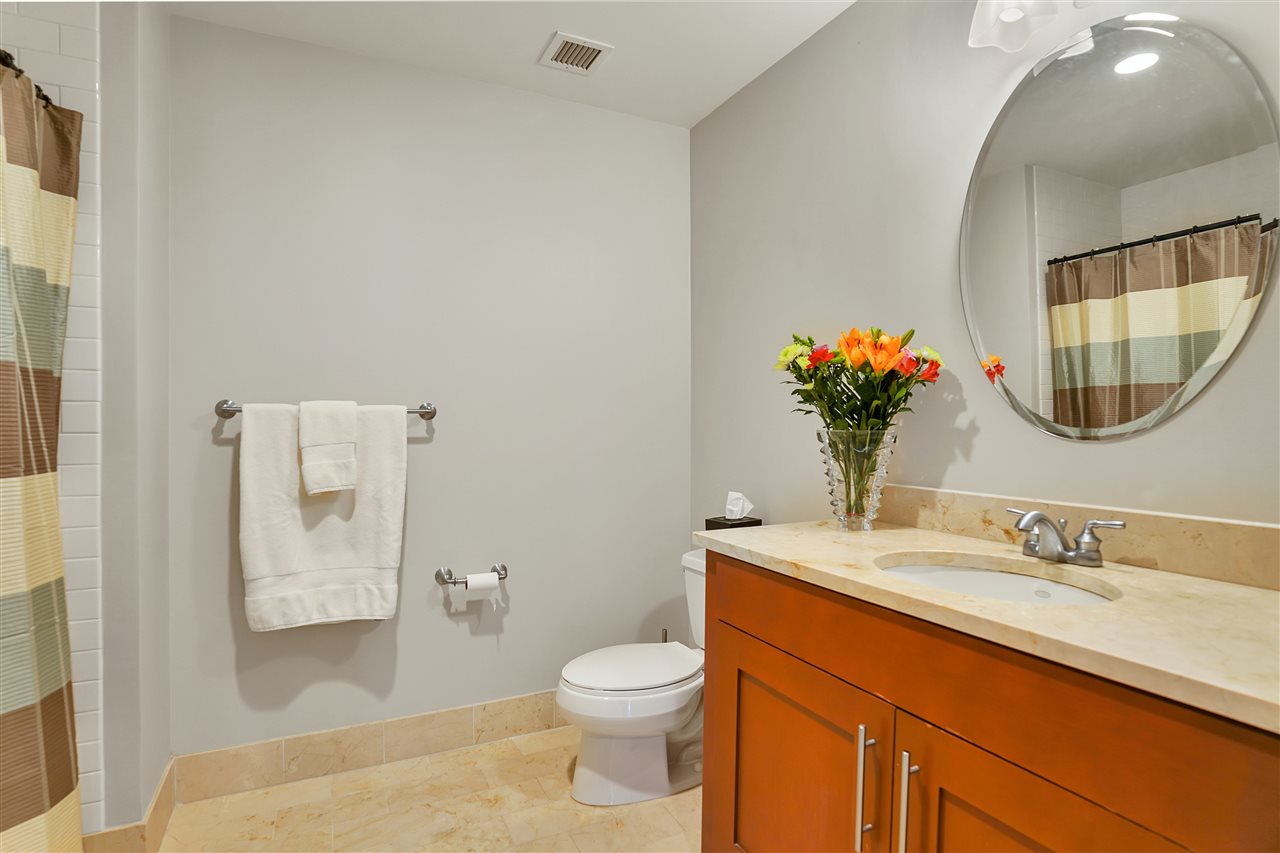 1125 MAXWELL LANE Unit 302