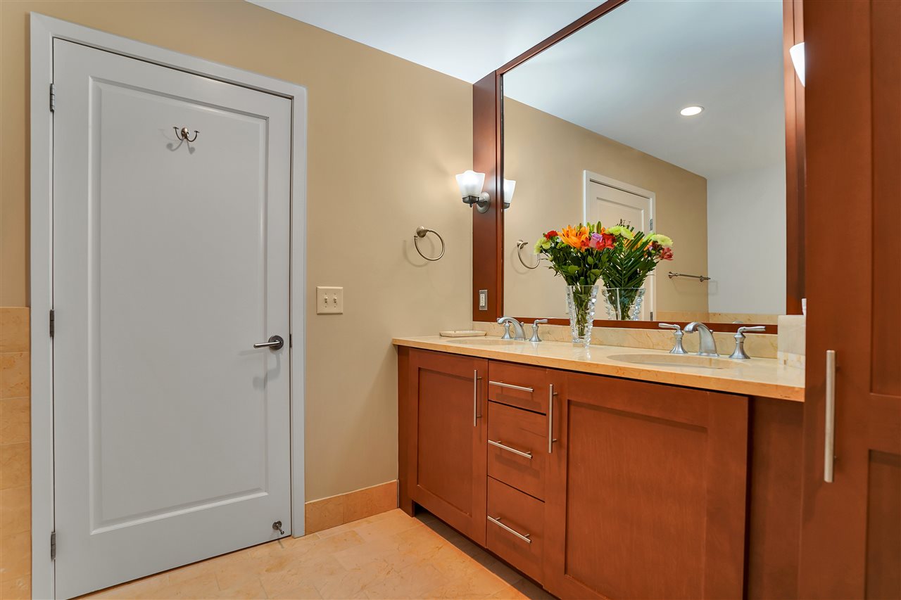 1125 MAXWELL LANE Unit 302