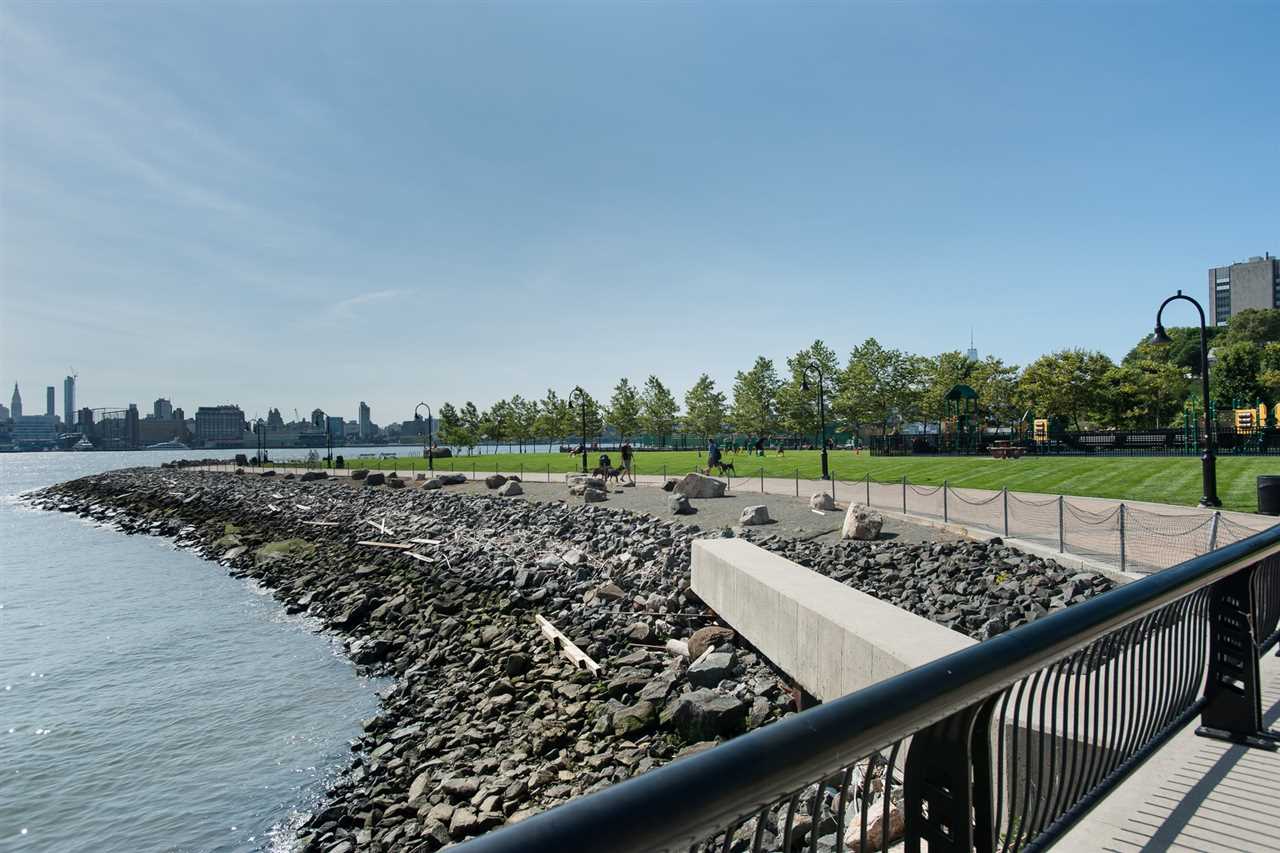 1125 MAXWELL LANE Unit 302