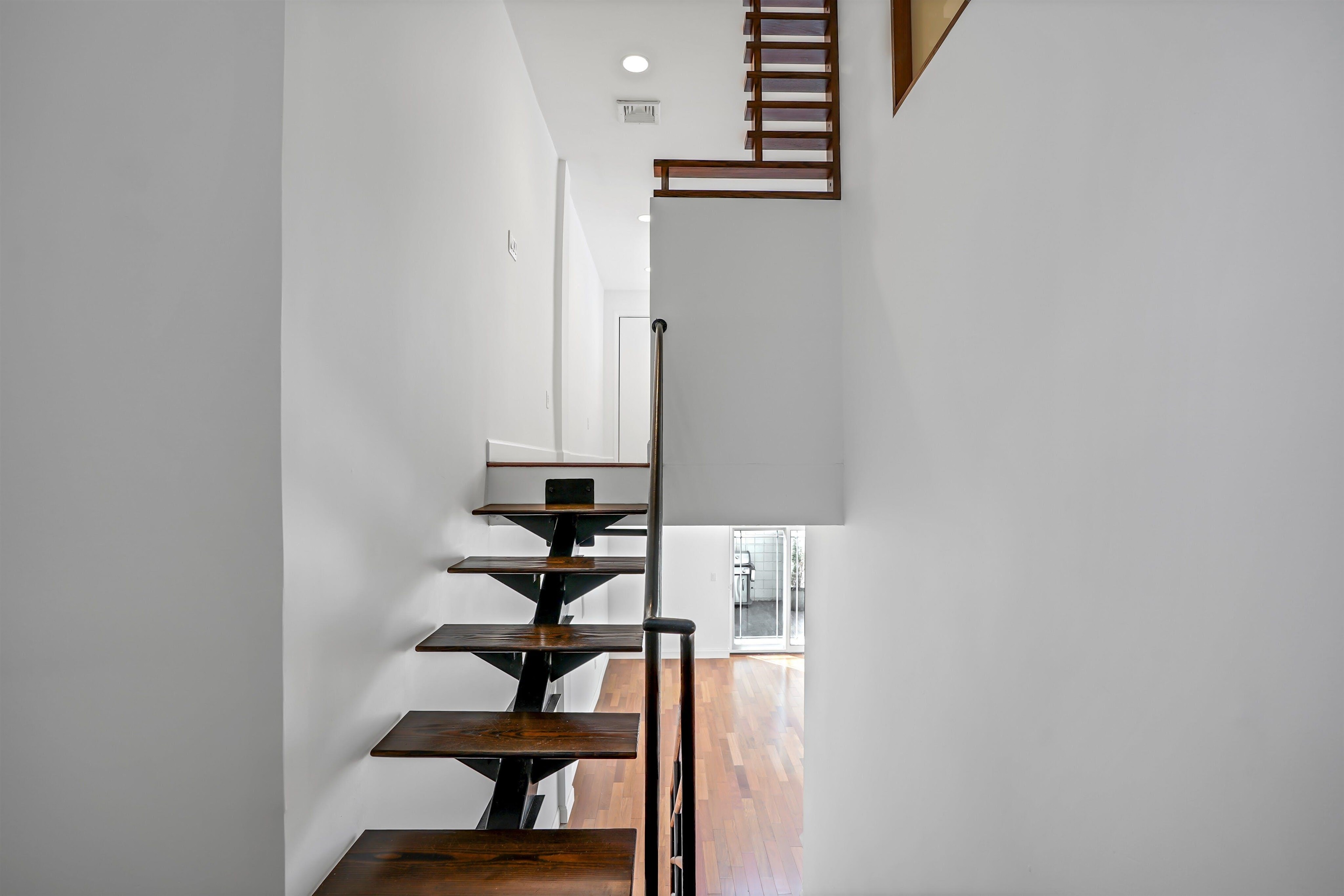 1108 HUDSON ST Unit 1B