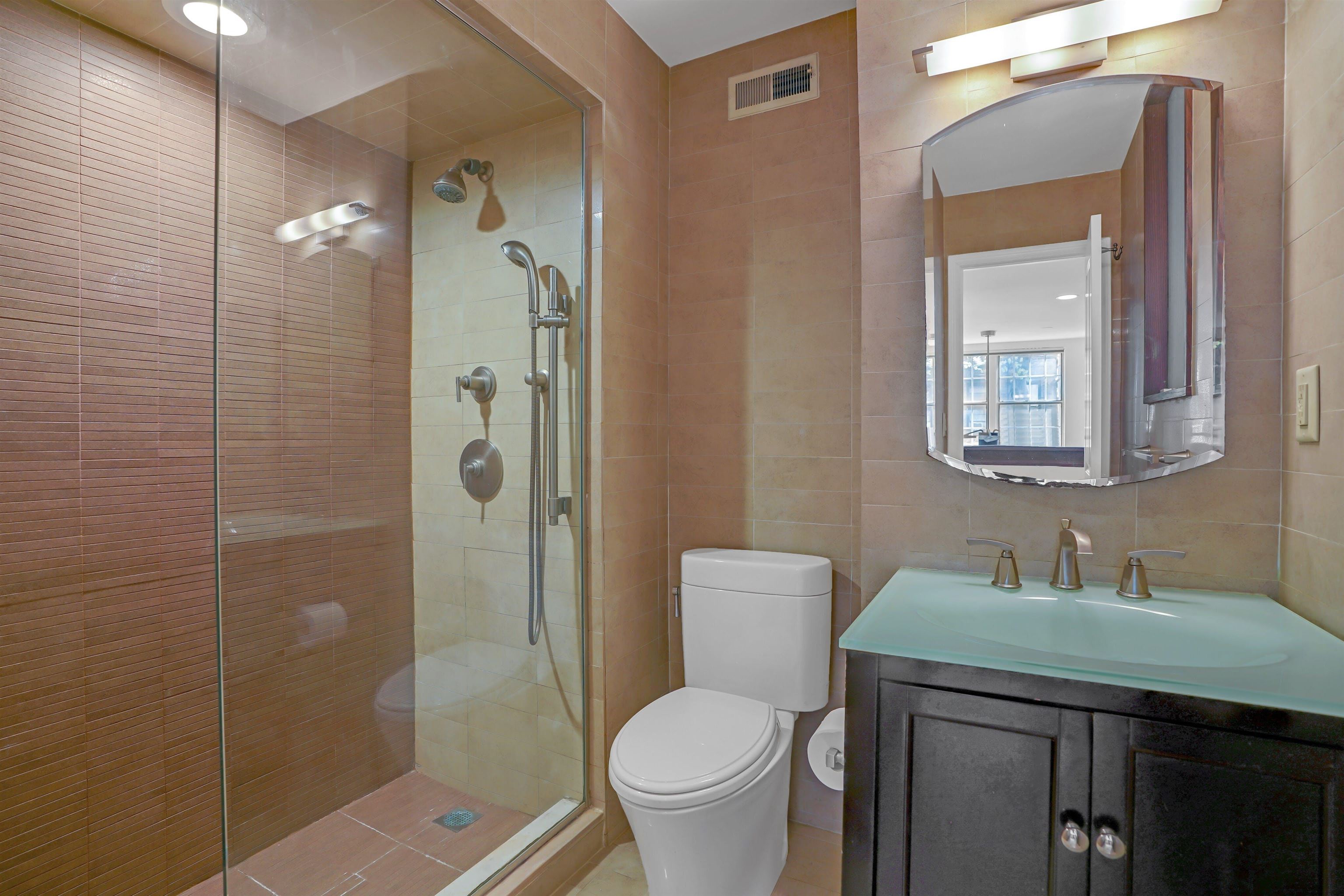 1108 HUDSON ST Unit 1B