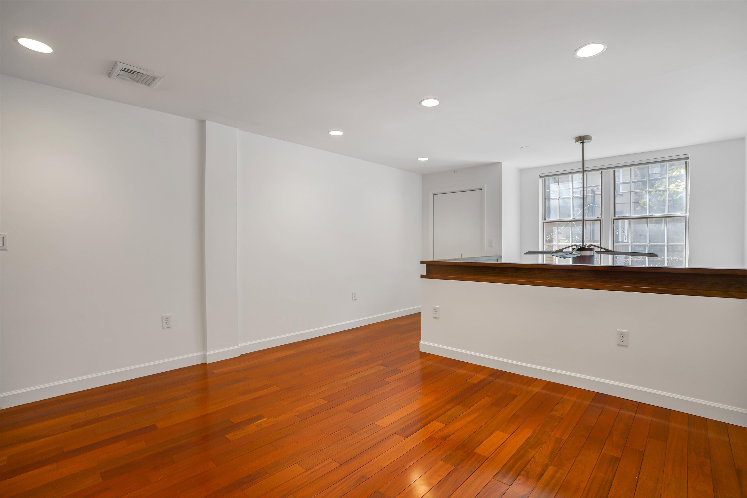 1108 HUDSON ST Unit 1B