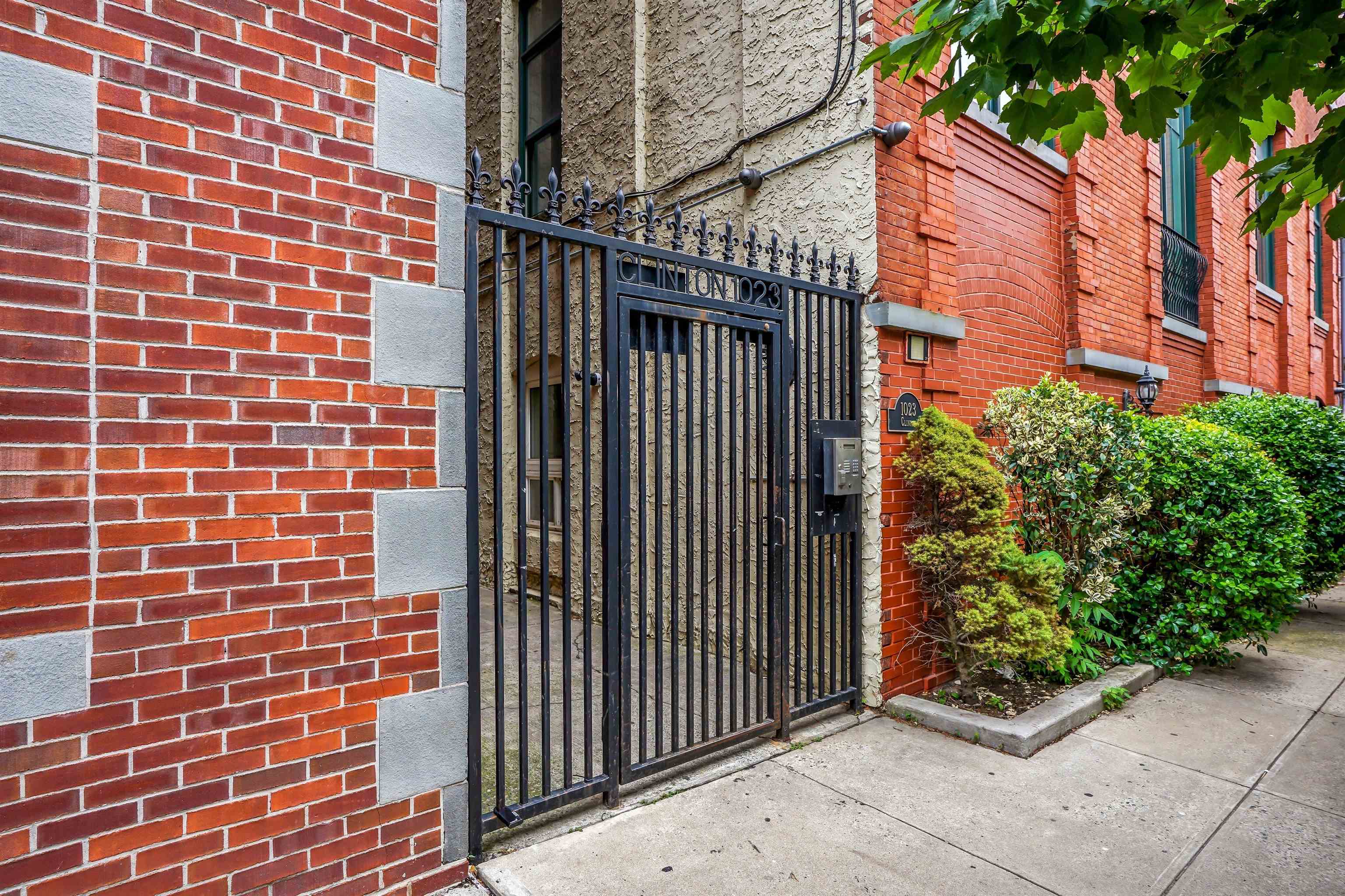 1023 CLINTON ST Unit 4C