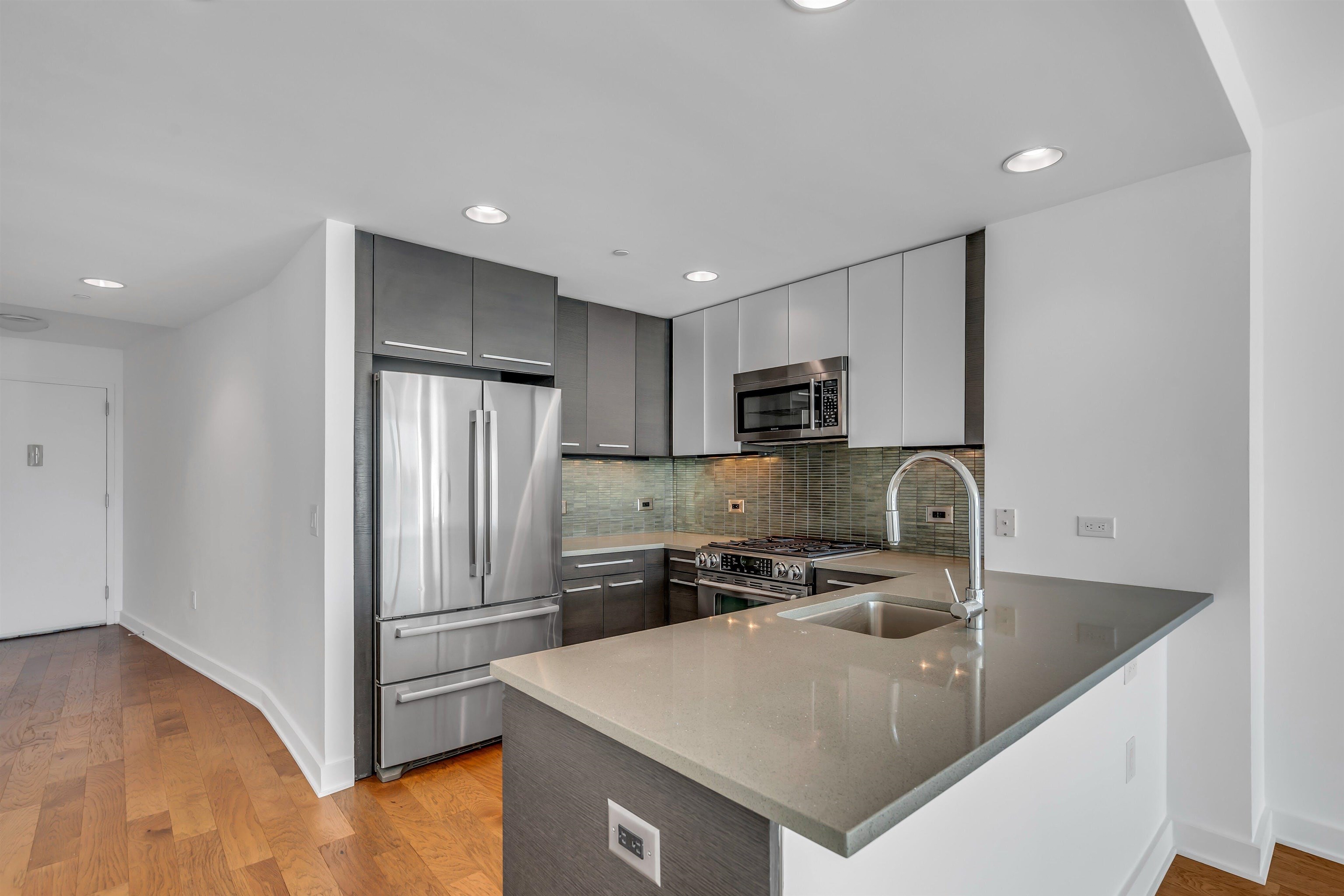 2 2ND ST Unit 3504