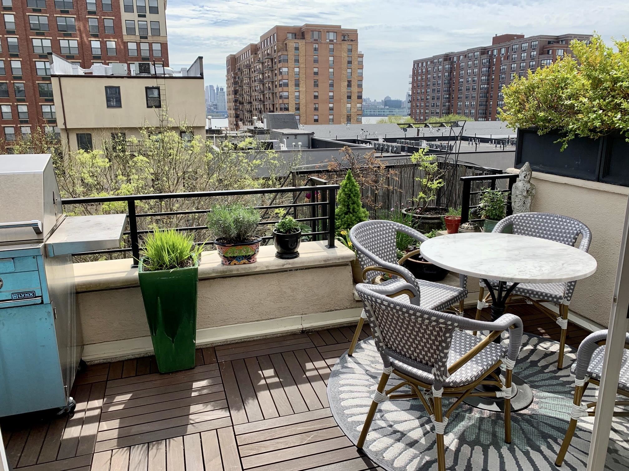 1315 WASHINGTON ST Unit: PHS