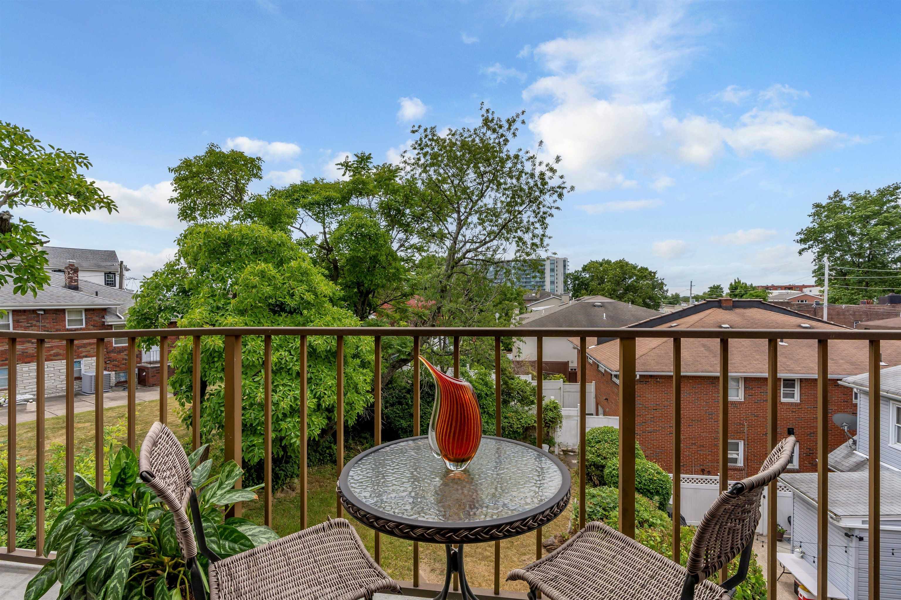 390 GORGE RD Unit 404