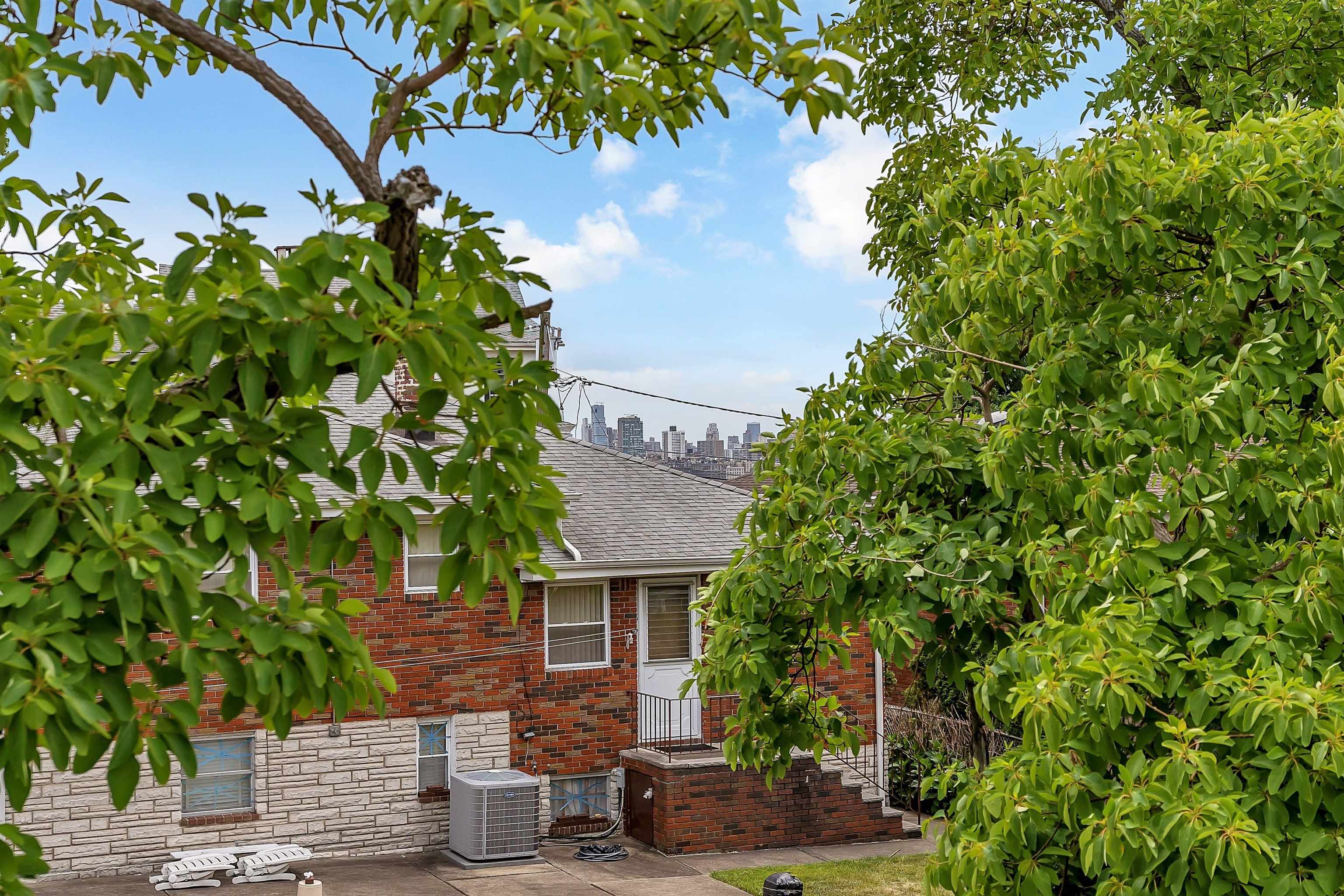 390 GORGE RD Unit 404