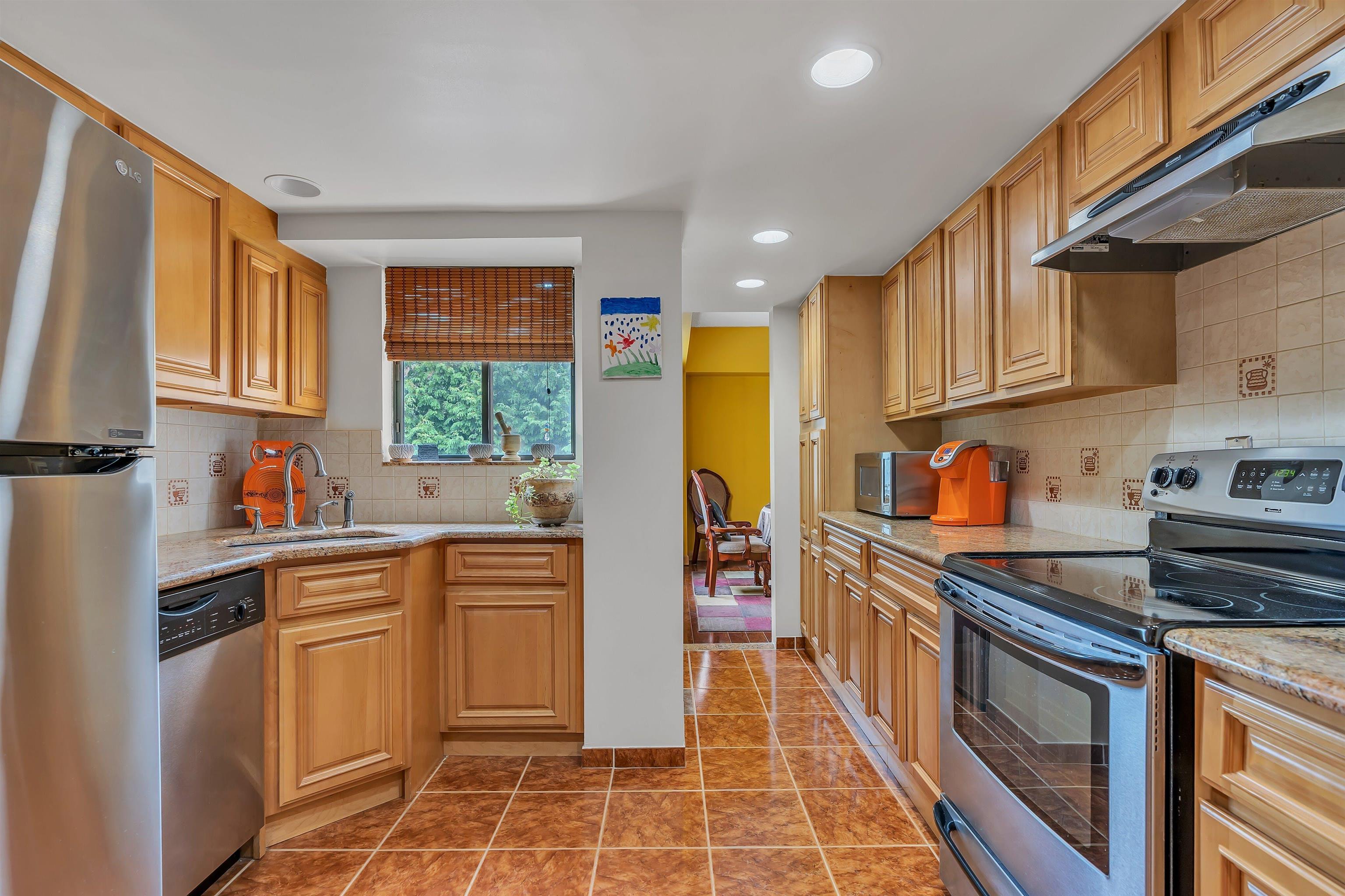 390 GORGE RD Unit 404