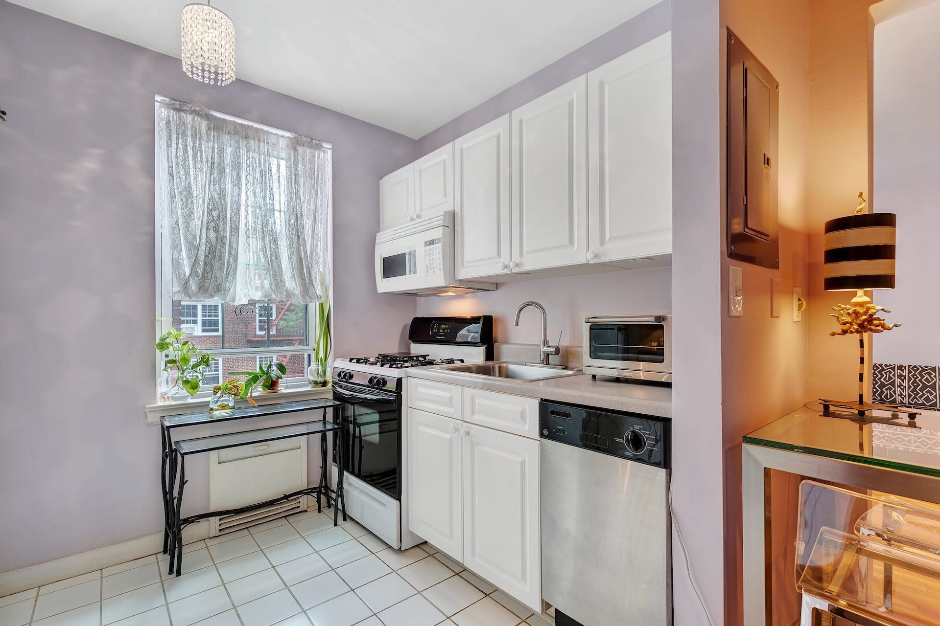 8750 BLVD EAST Unit: 4G