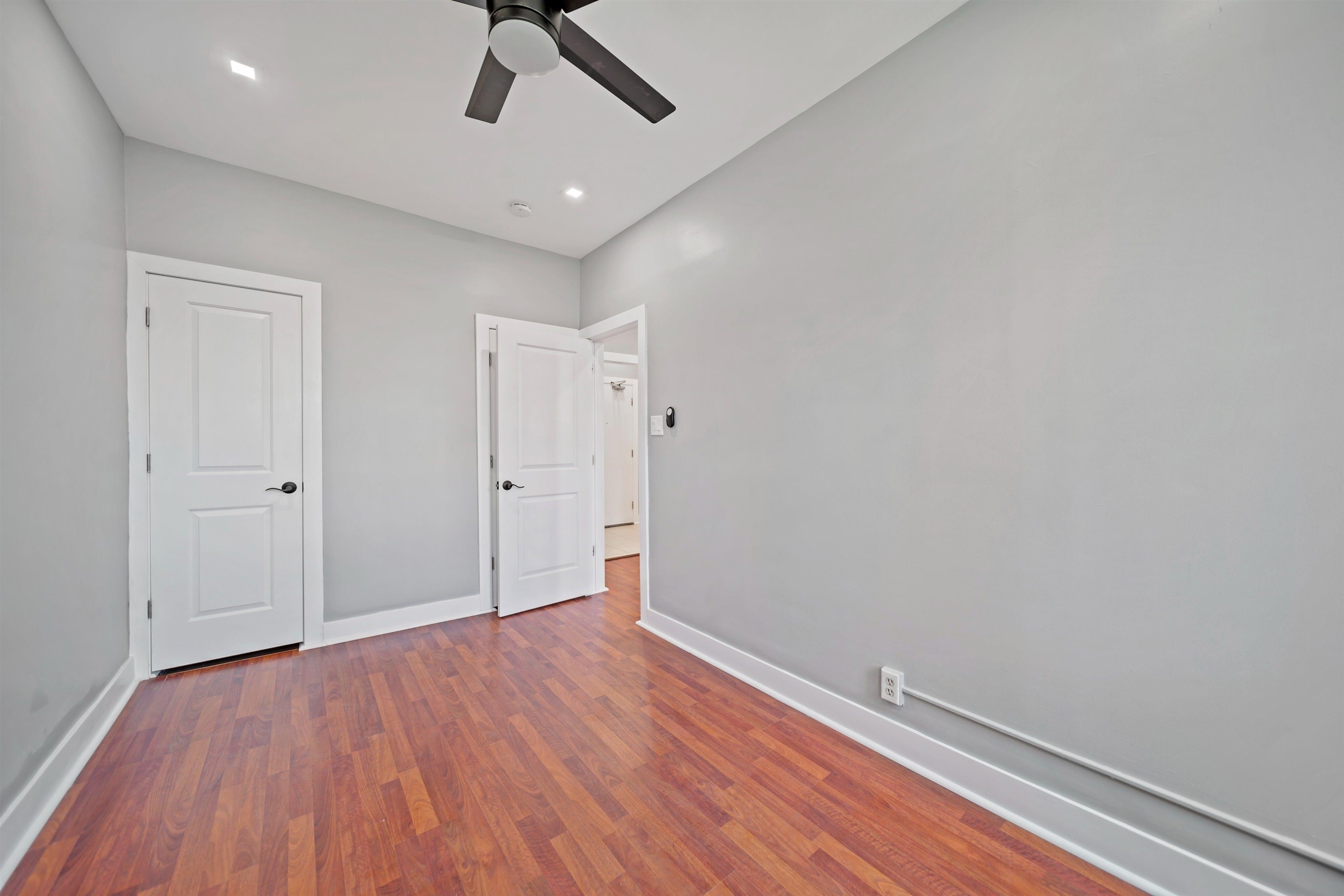 264 CLENDENNY AVE Unit: 2