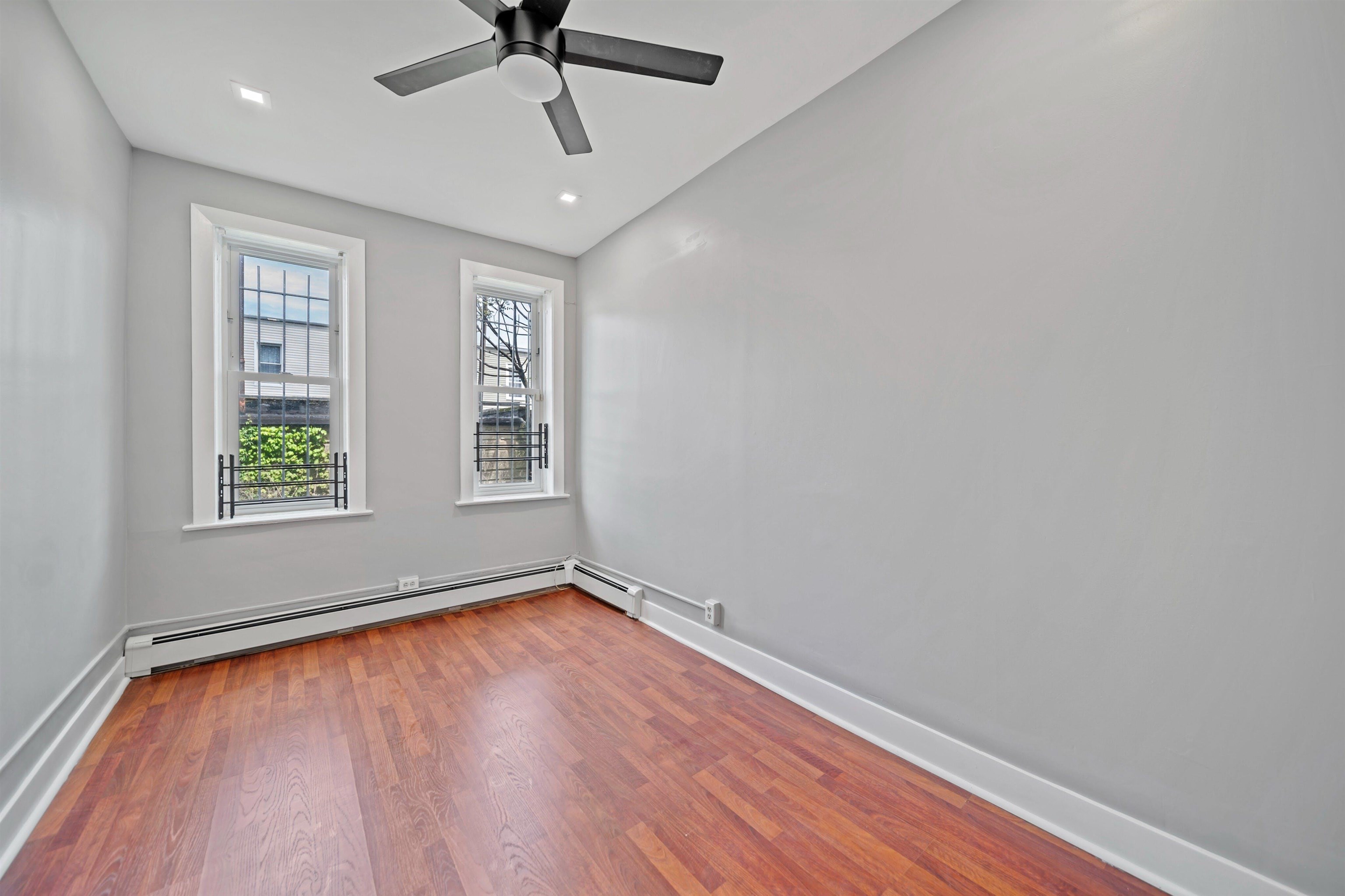 264 CLENDENNY AVE Unit: 2