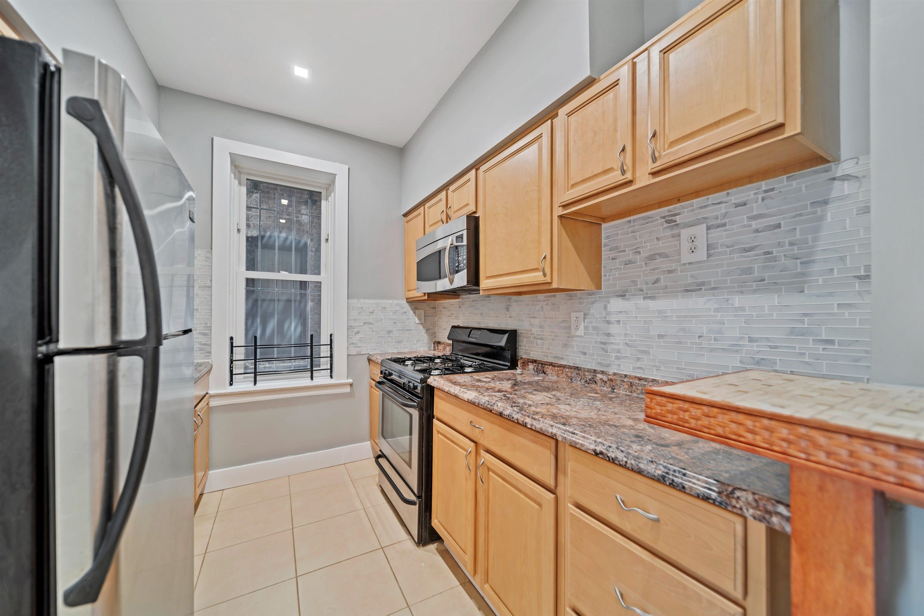 264 CLENDENNY AVE Unit: 2