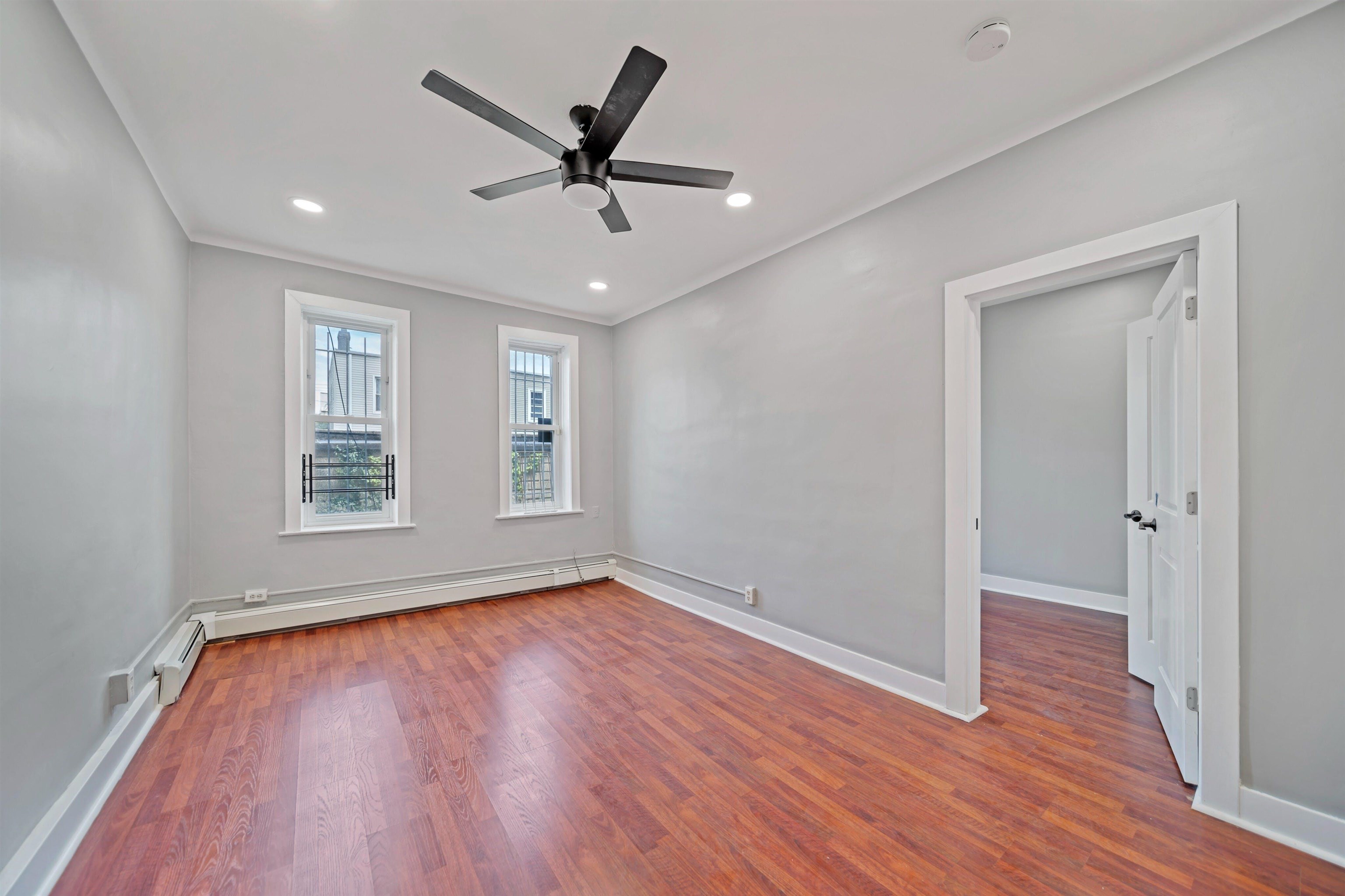 264 CLENDENNY AVE Unit: 2