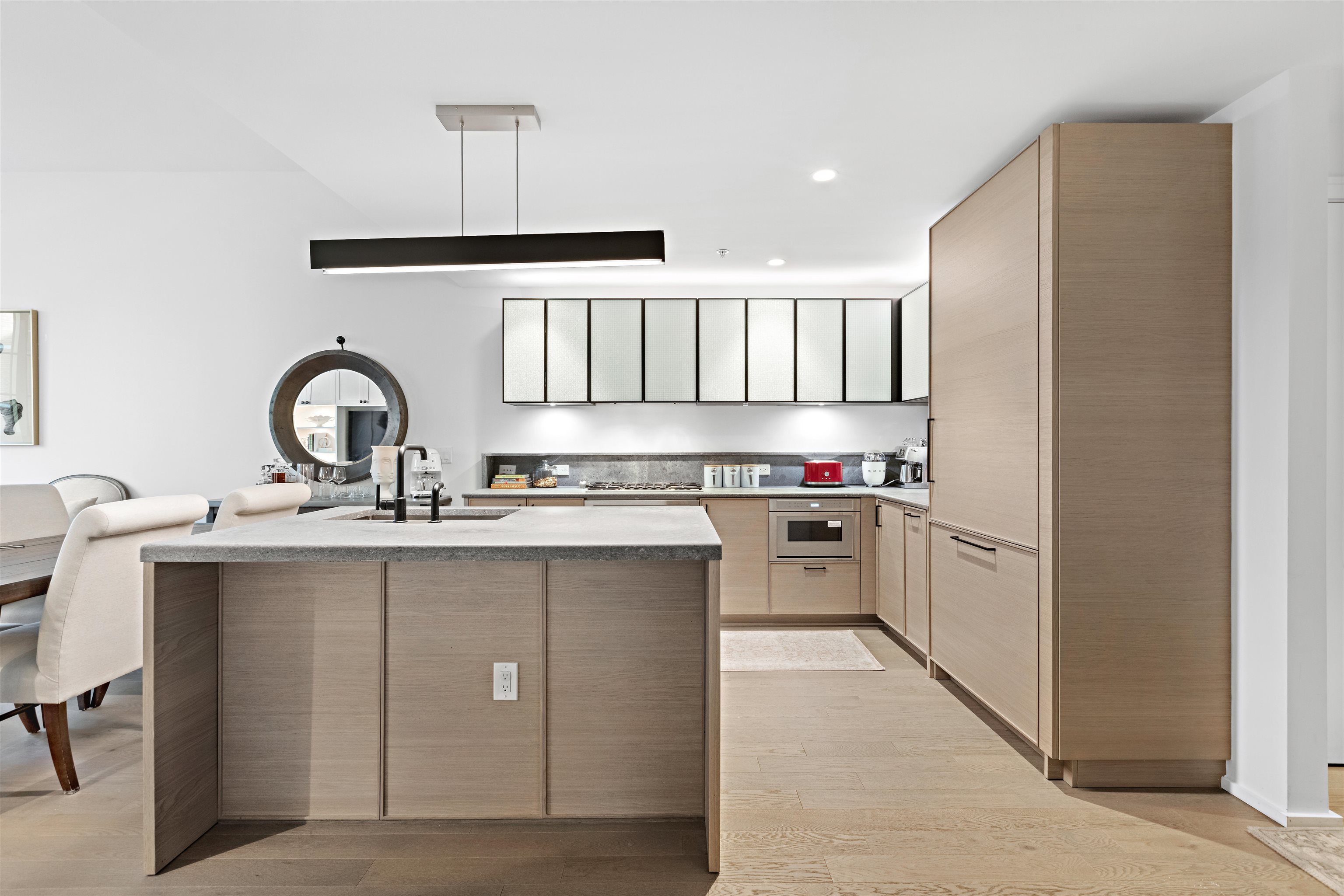 1425 HUDSON ST Unit: 4F