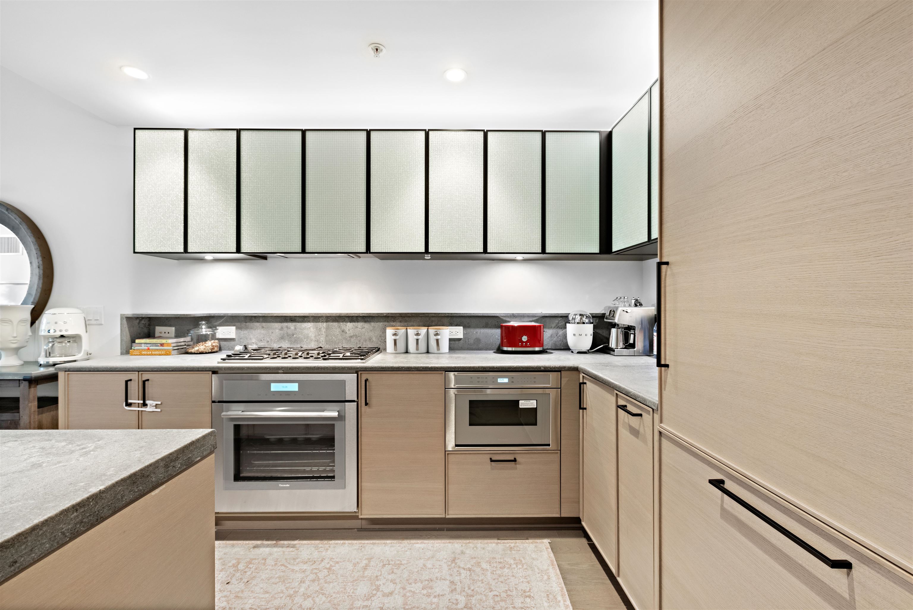 1425 HUDSON ST Unit: 4F