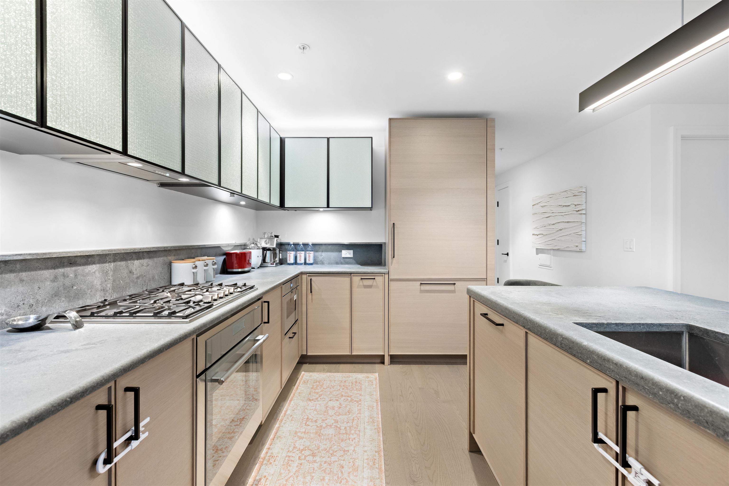 1425 HUDSON ST Unit: 4F