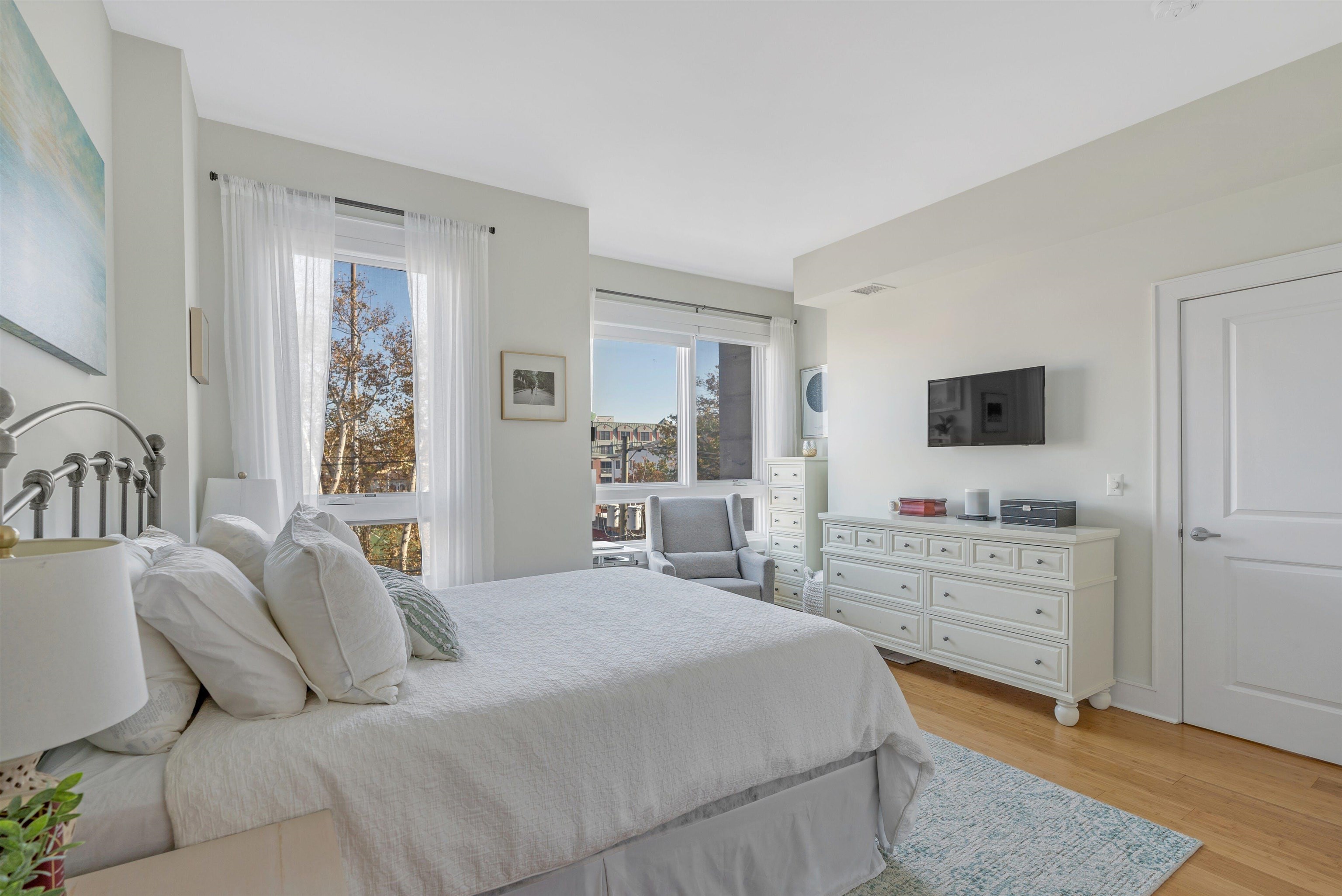 924 JEFFERSON ST Unit 4A