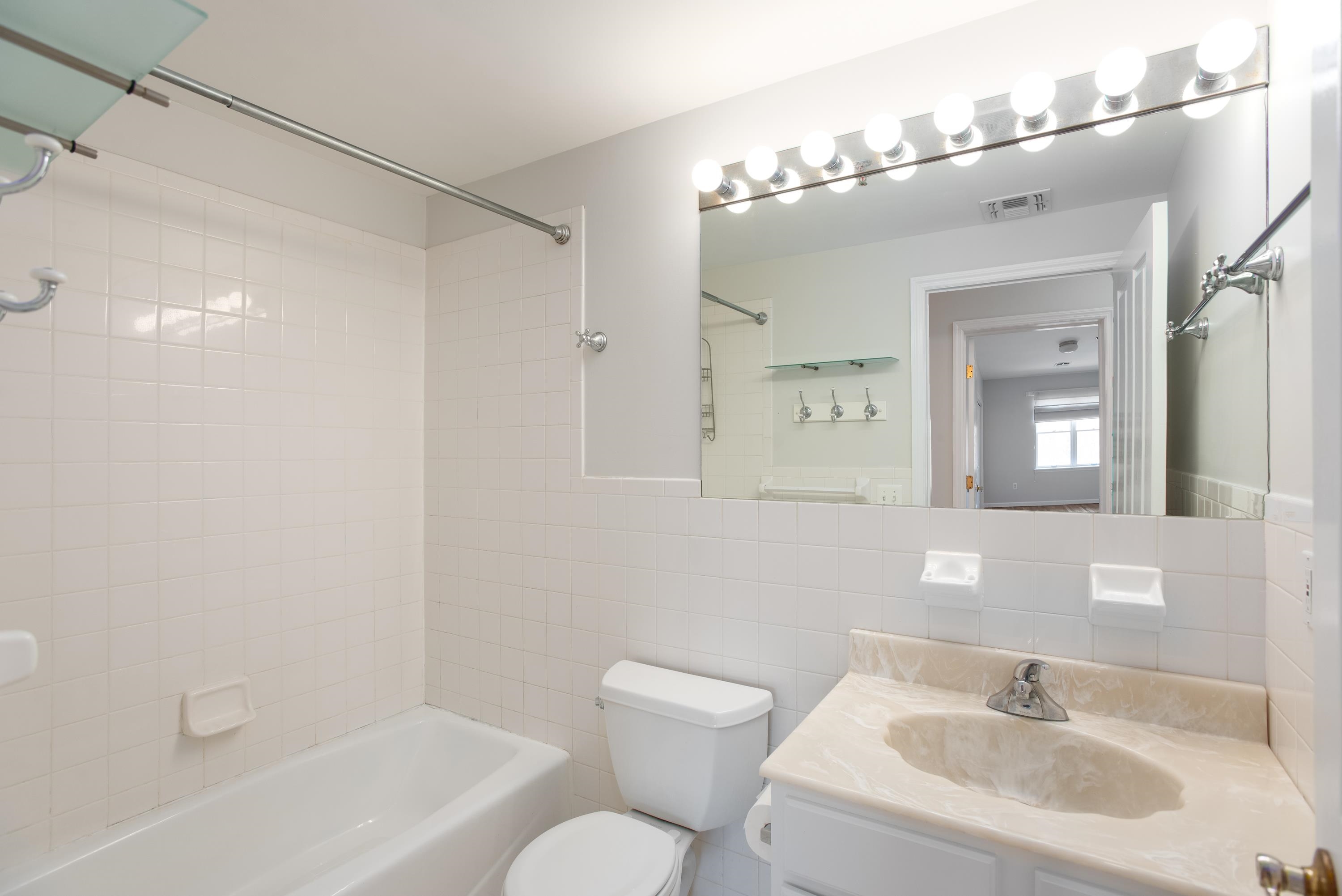 536 GRAND ST Unit: 306