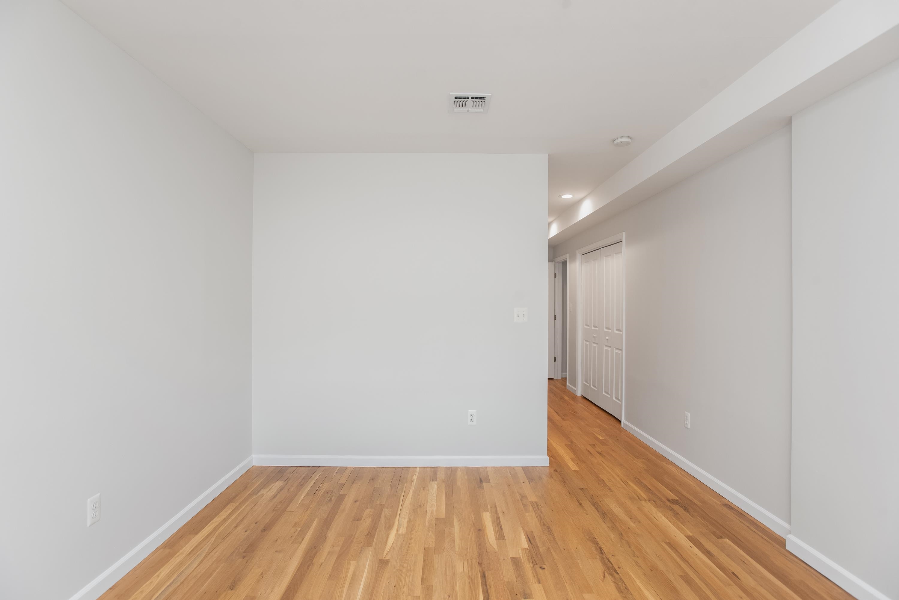 536 GRAND ST Unit: 306