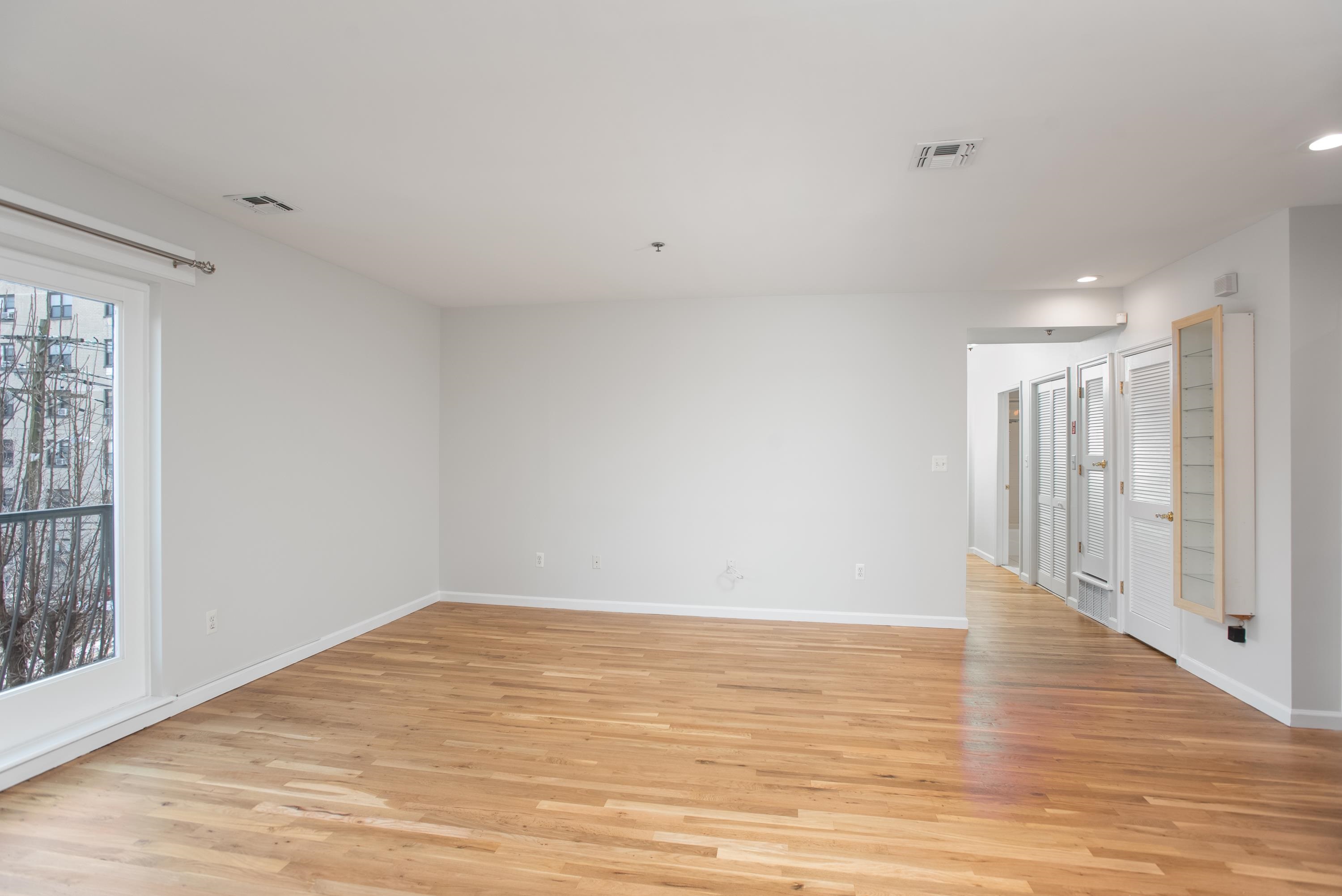 536 GRAND ST Unit: 306