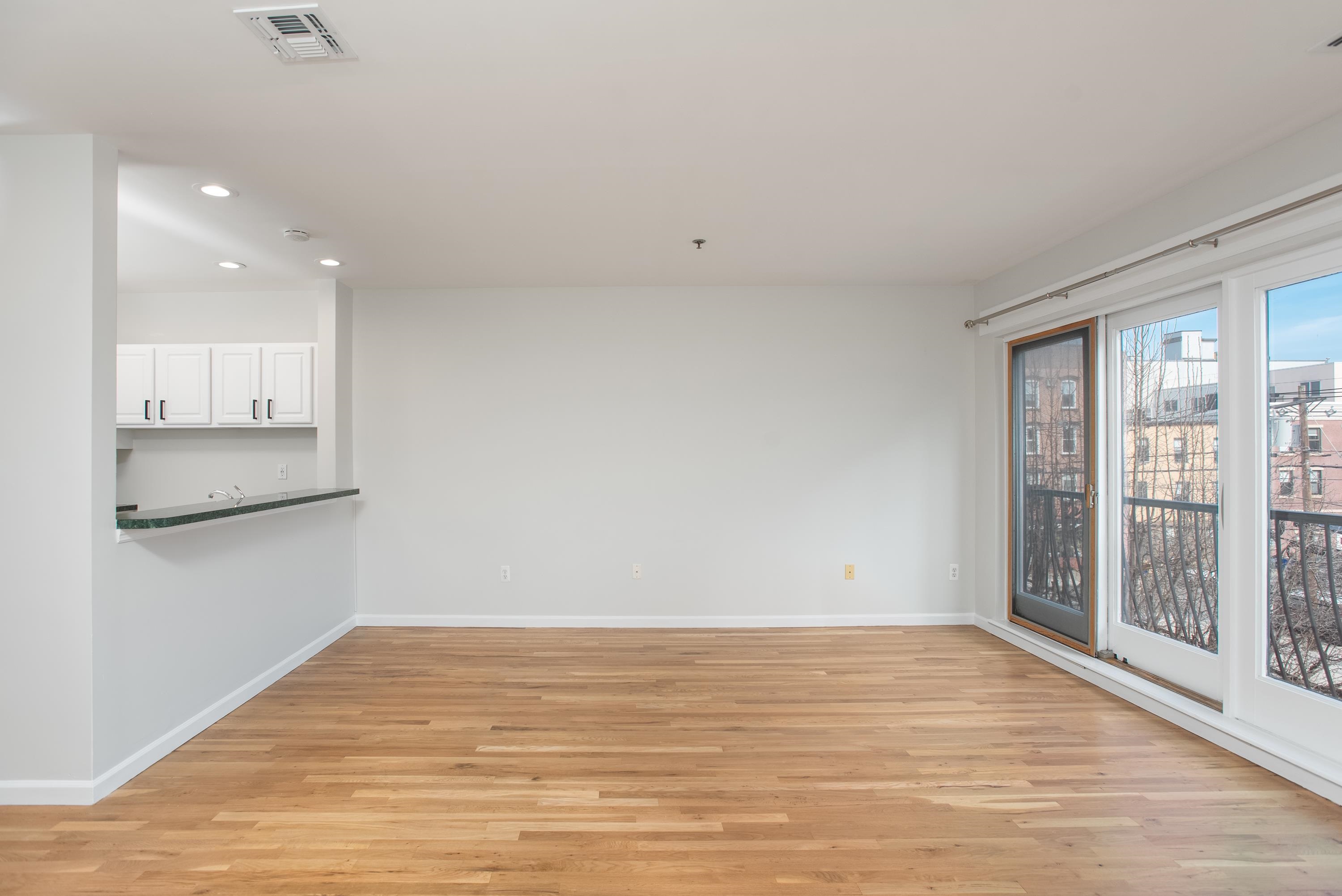 536 GRAND ST Unit: 306