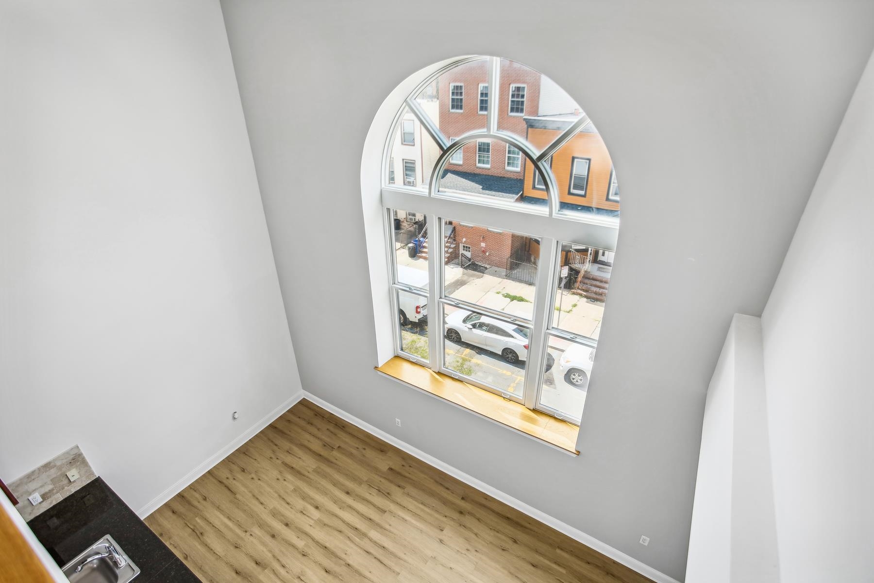 769 MONTGOMERY ST Unit: 218