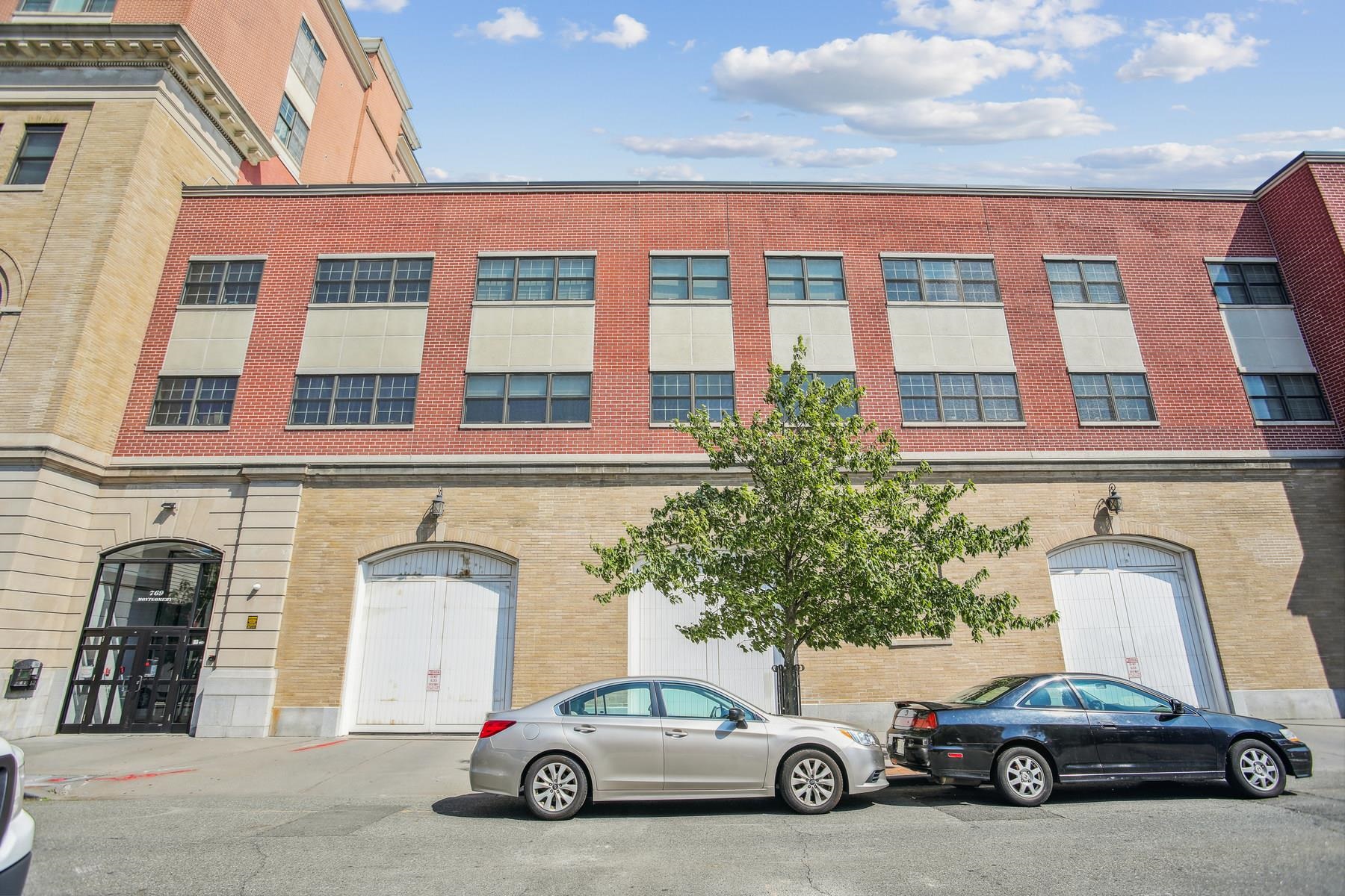 769 MONTGOMERY ST Unit: 218