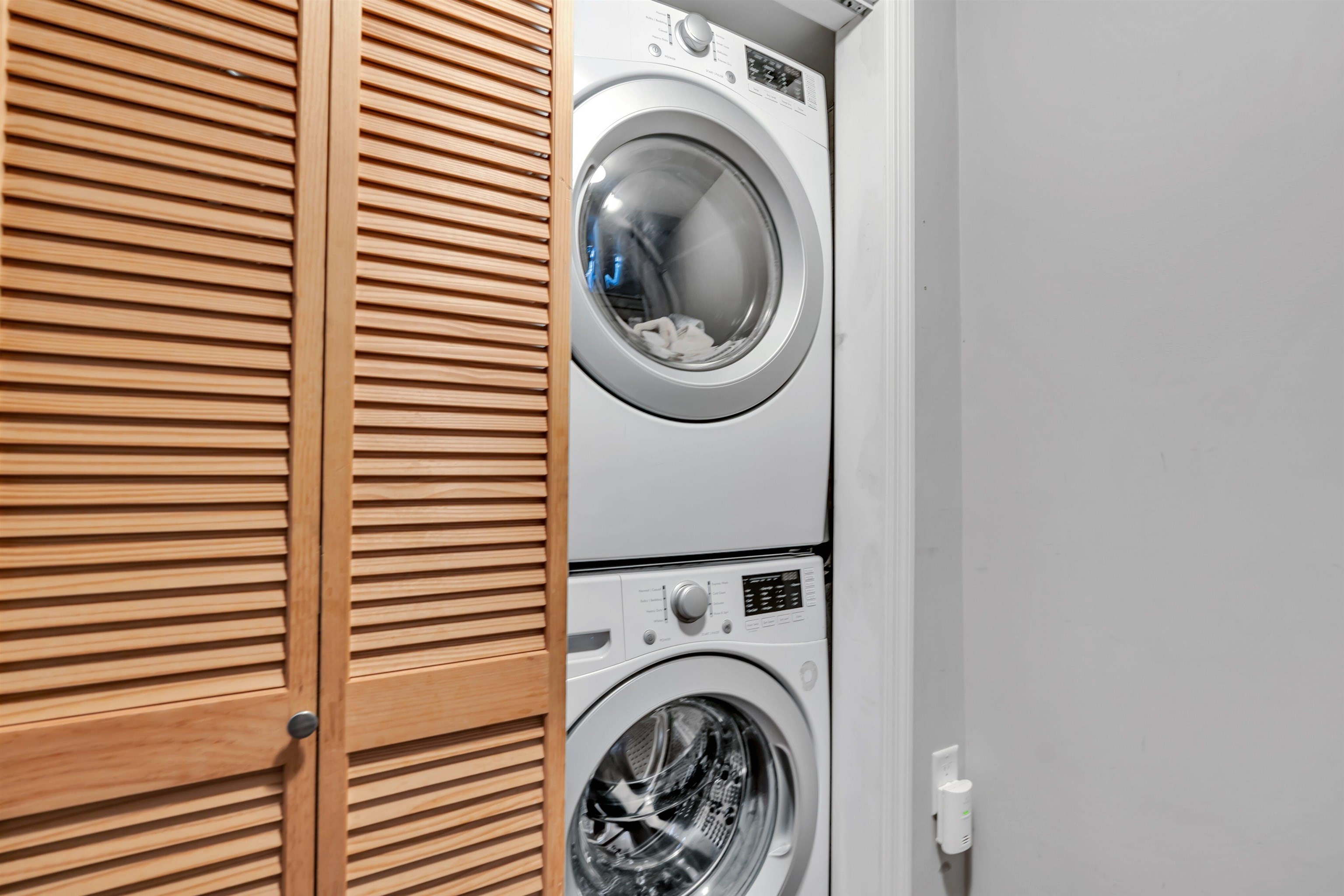 125 MONROE ST Unit: 1