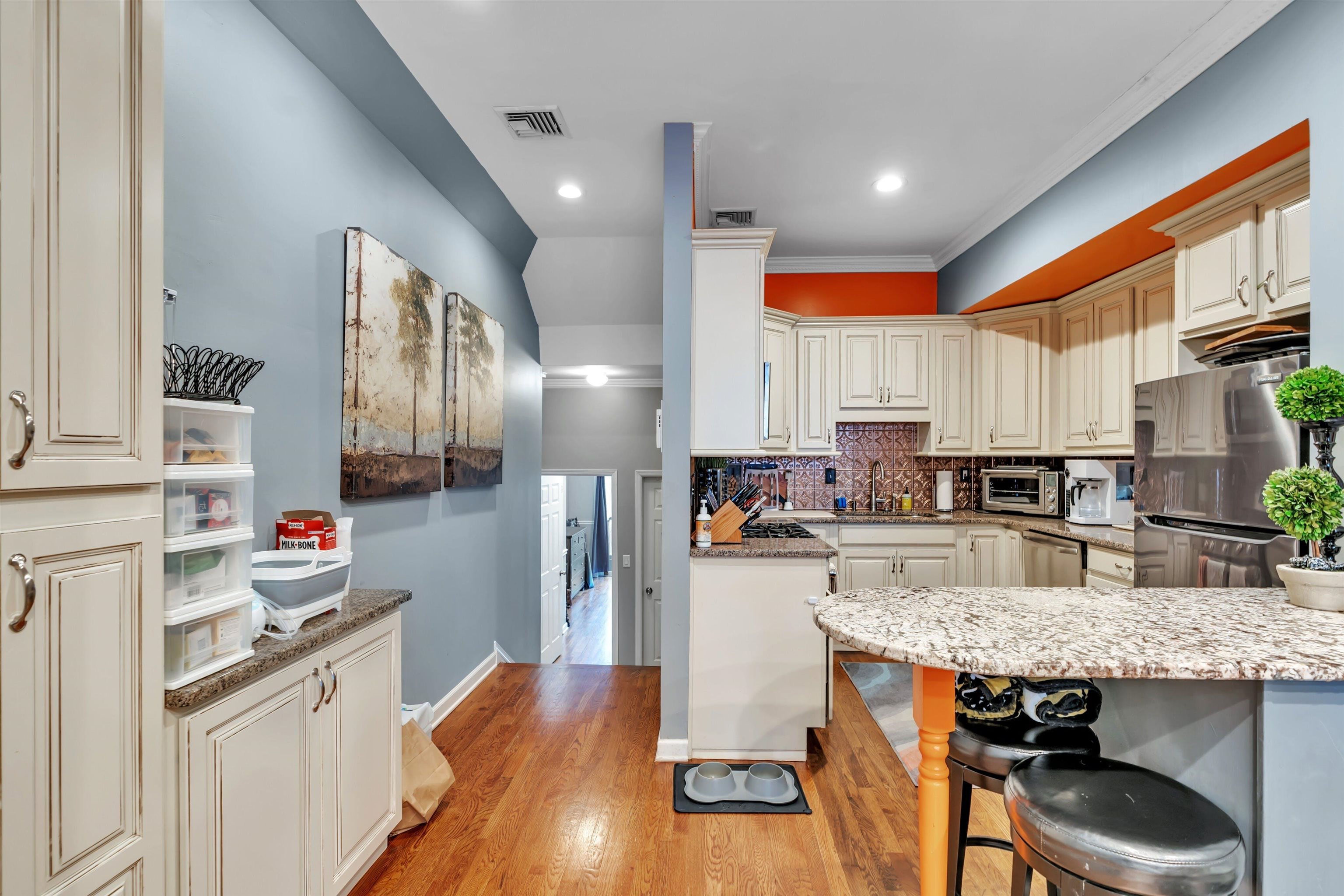 125 MONROE ST Unit: 1