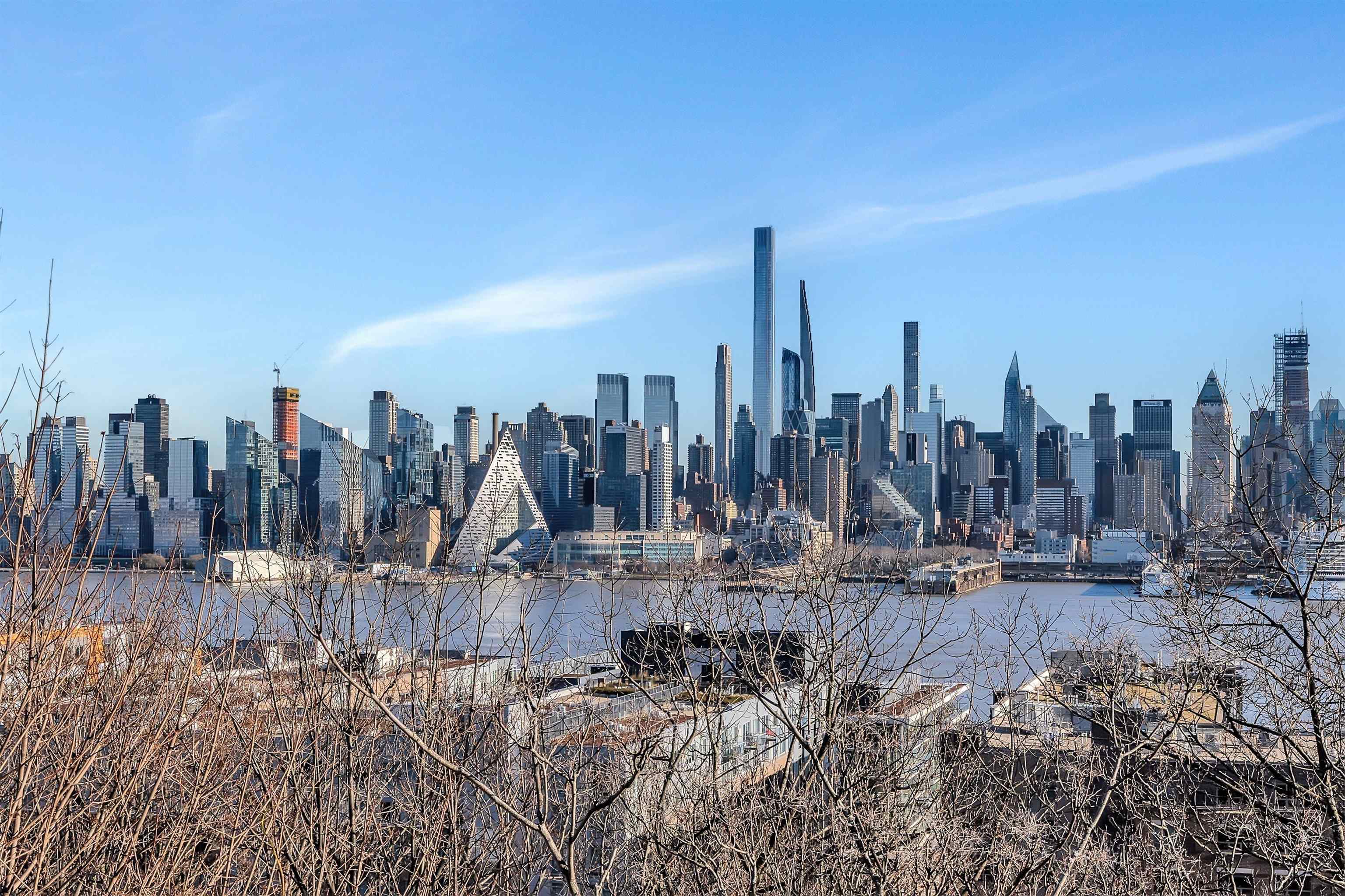 883 BLVD EAST Unit 2D