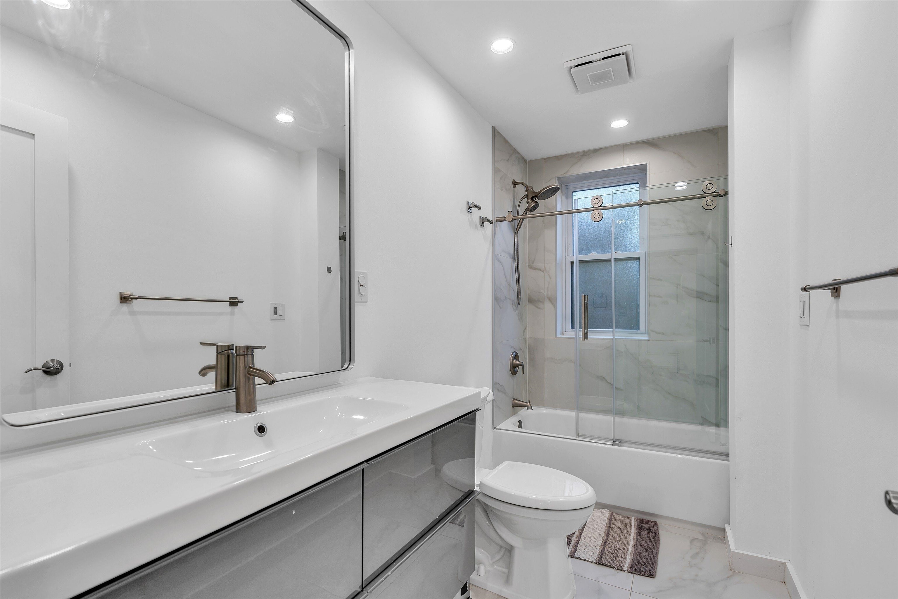 883 BLVD EAST Unit 2D