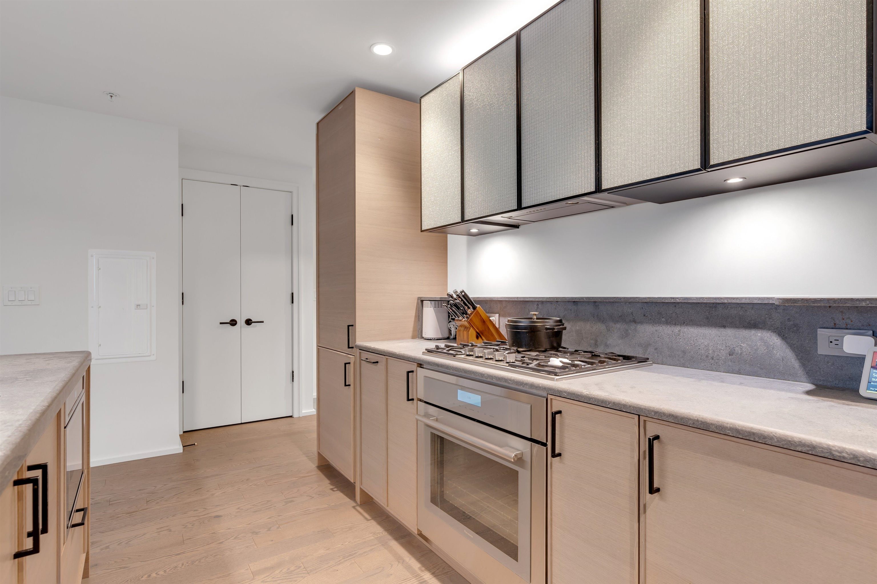 1425 HUDSON ST Unit 7B