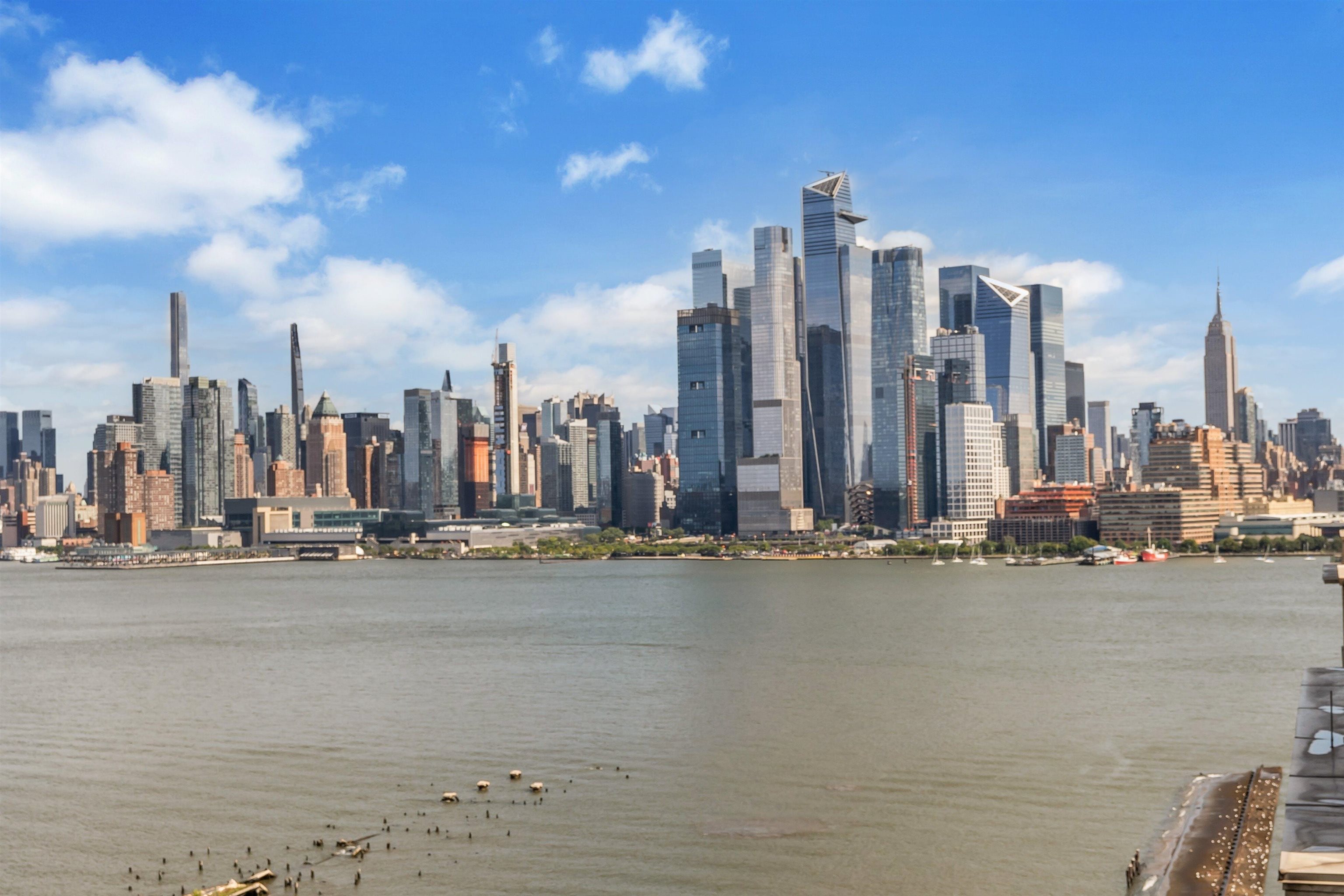 1425 HUDSON ST Unit 7B