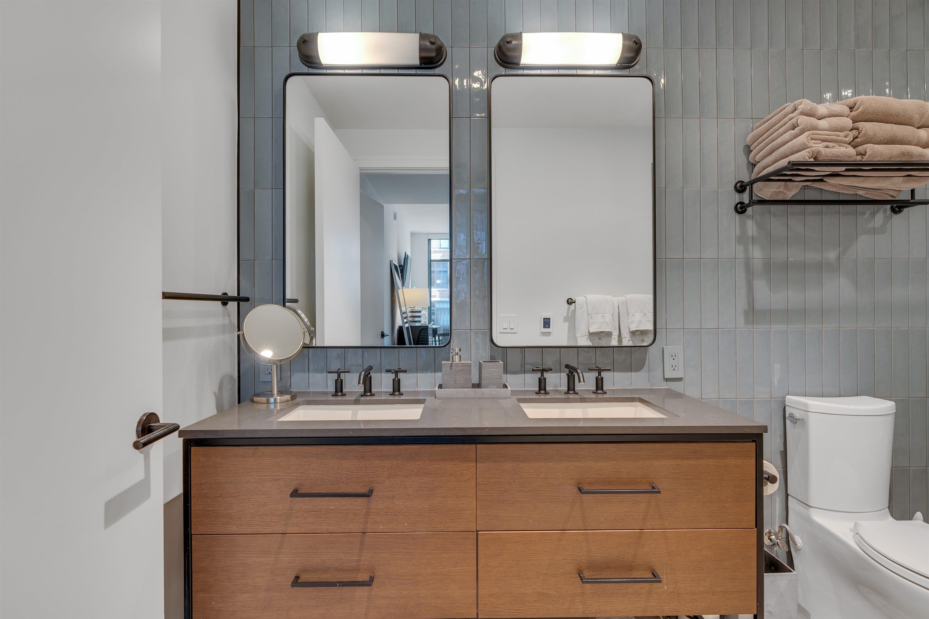 1425 HUDSON ST Unit 7B