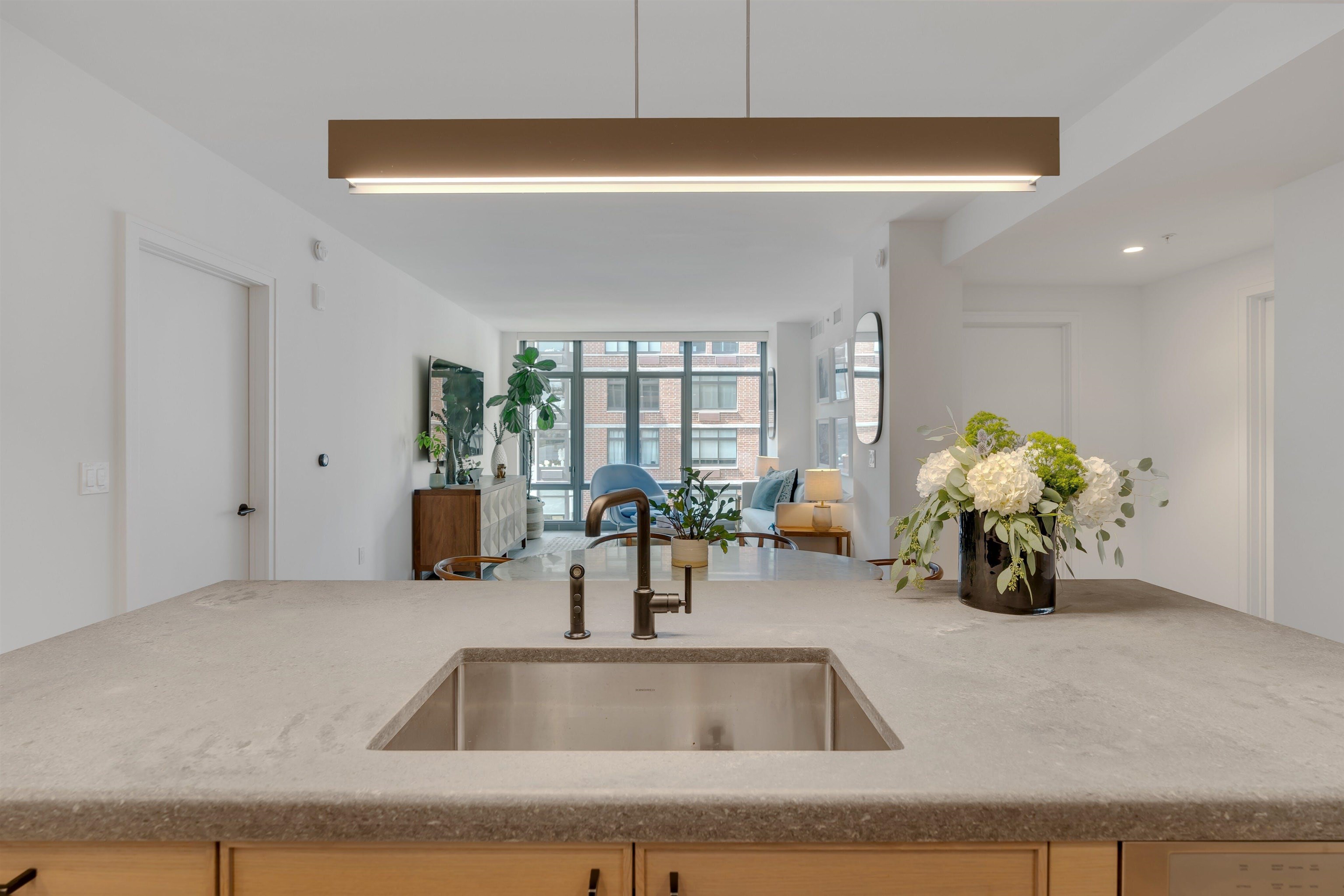 1425 HUDSON ST Unit 7B