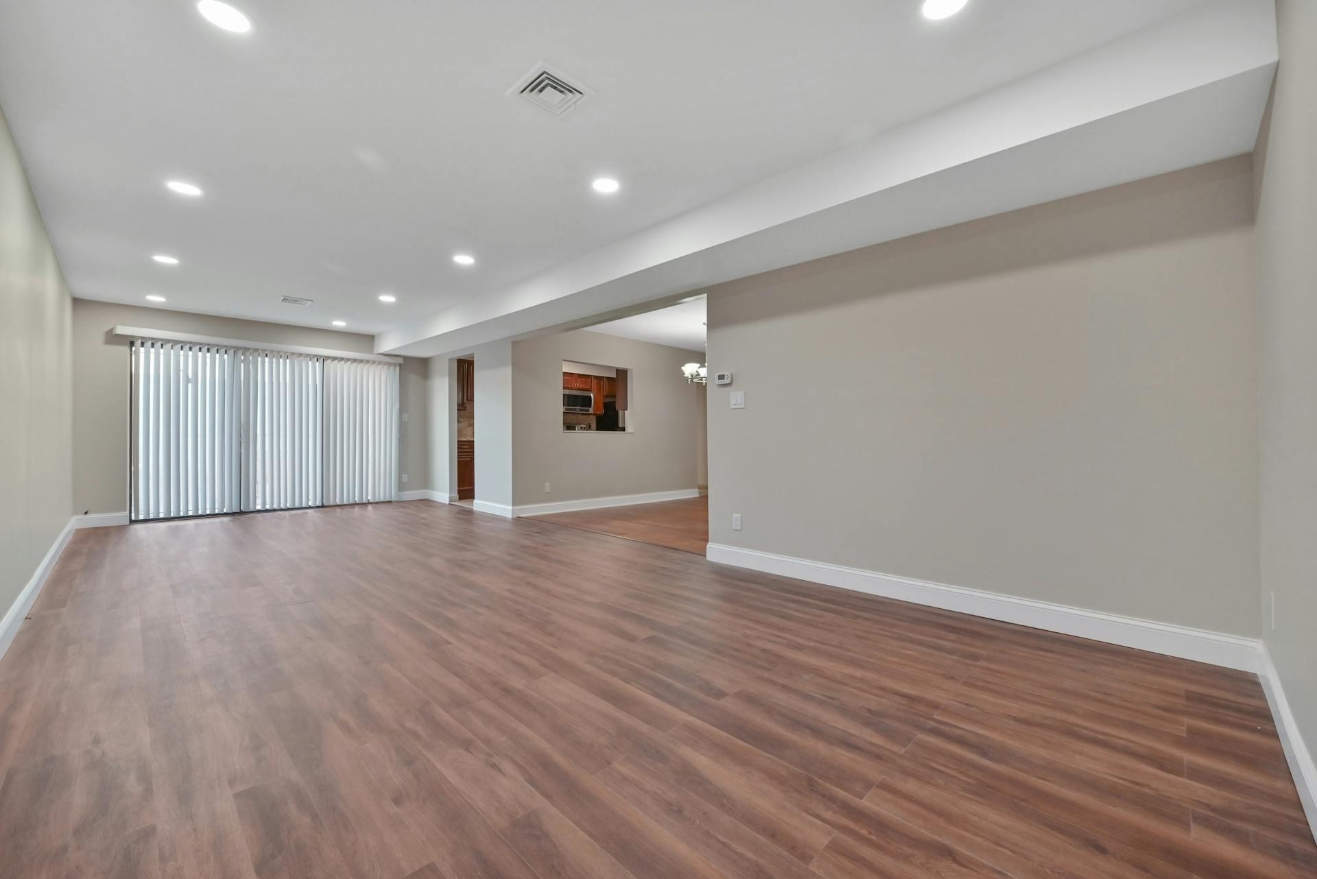 8305 BERGENLINE AVE Unit: 6