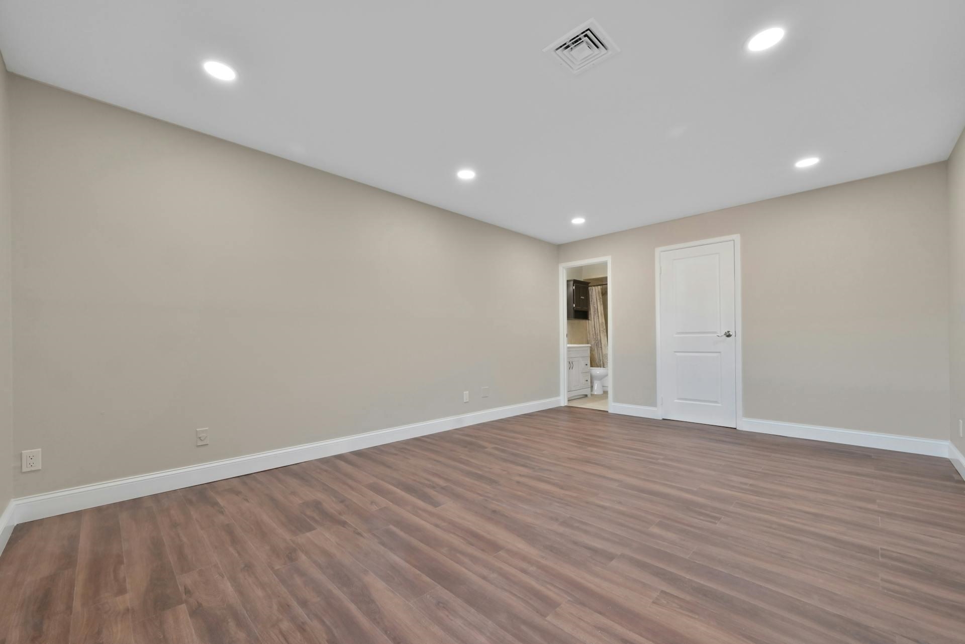 8305 BERGENLINE AVE Unit: 6