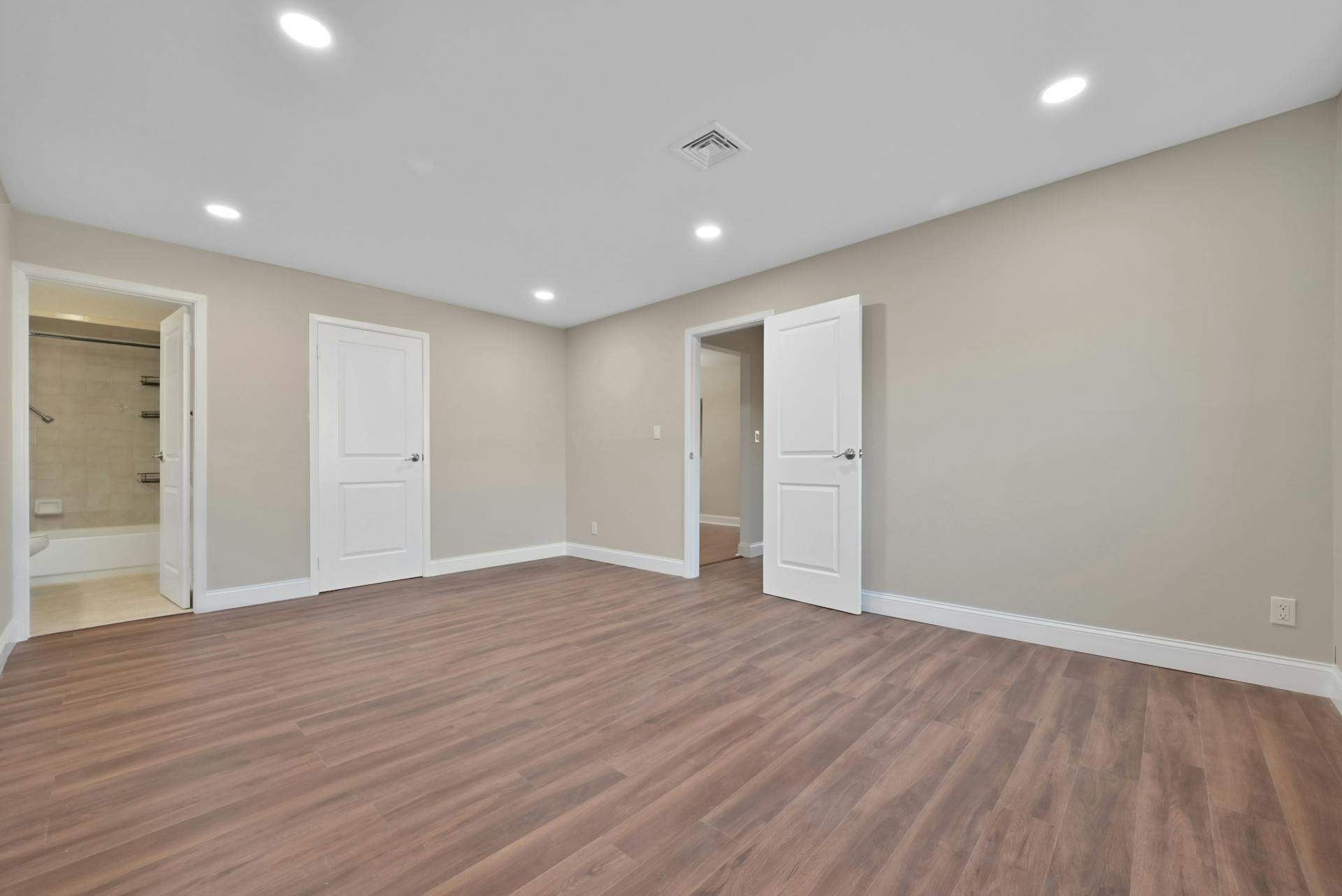 8305 BERGENLINE AVE Unit: 6