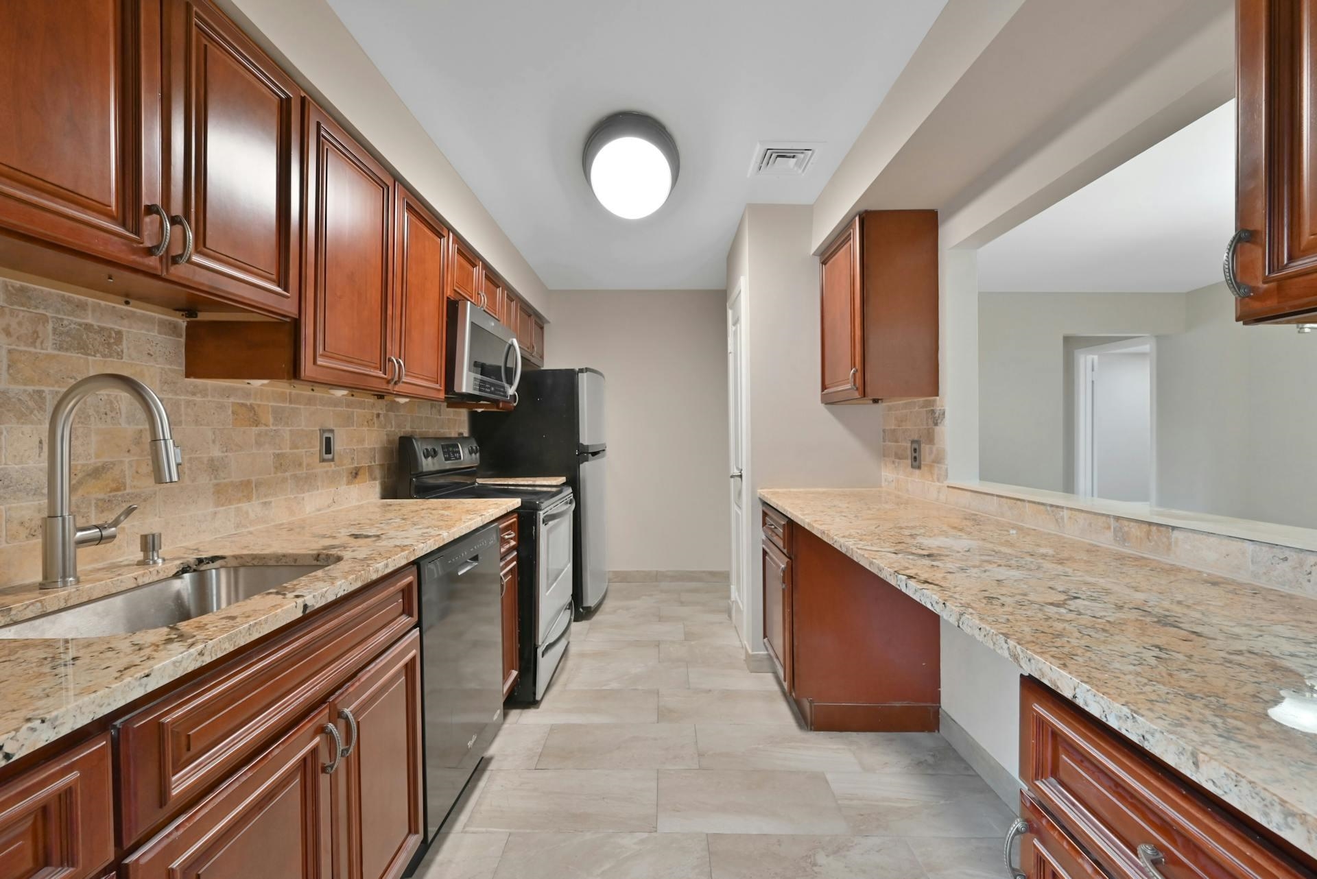 8305 BERGENLINE AVE Unit: 6