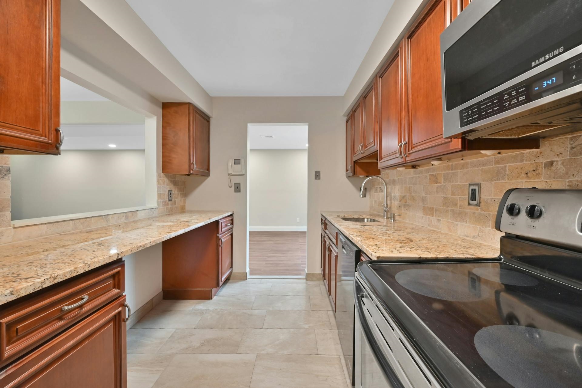 8305 BERGENLINE AVE Unit: 6