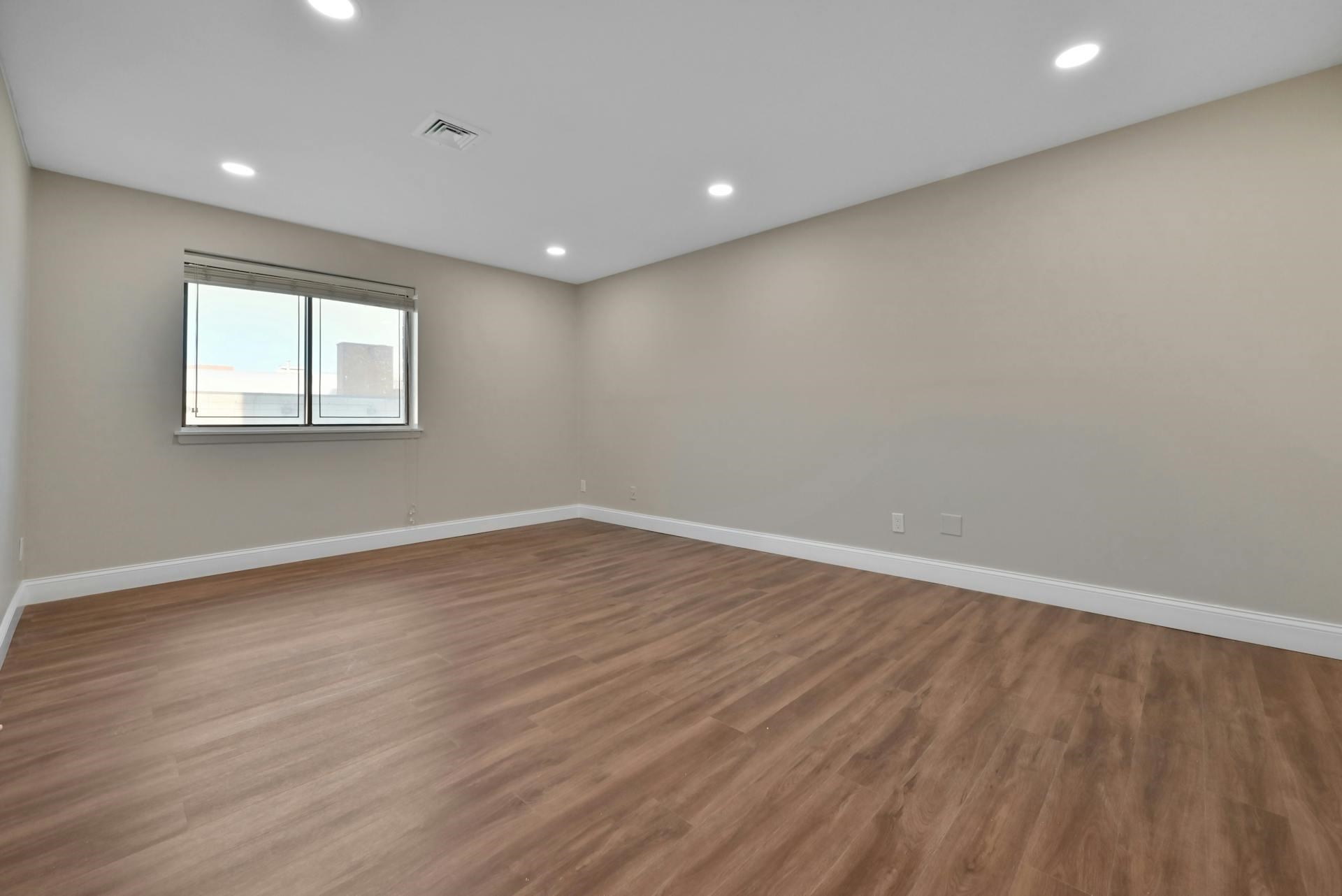 8305 BERGENLINE AVE Unit: 6