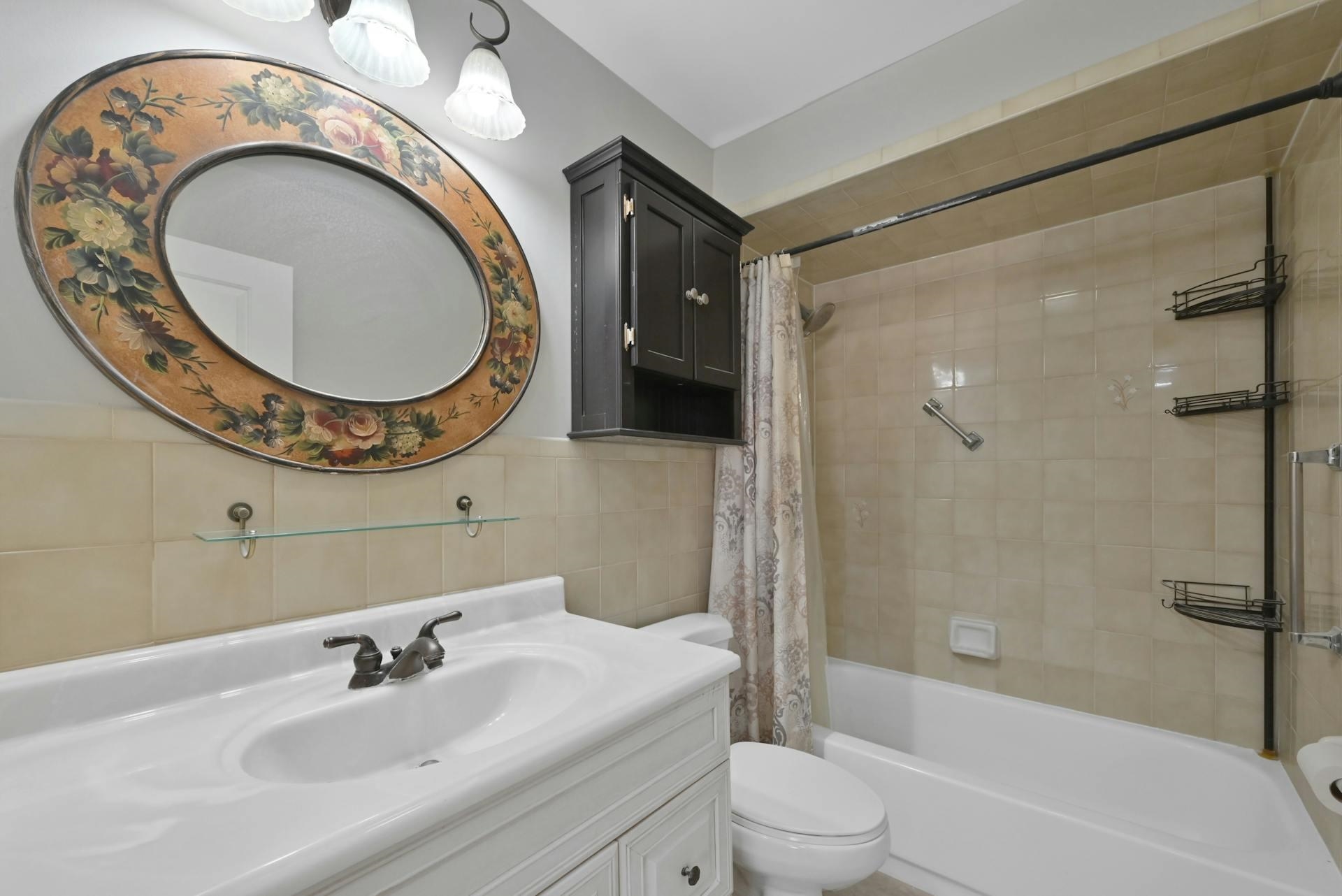 8305 BERGENLINE AVE Unit: 6